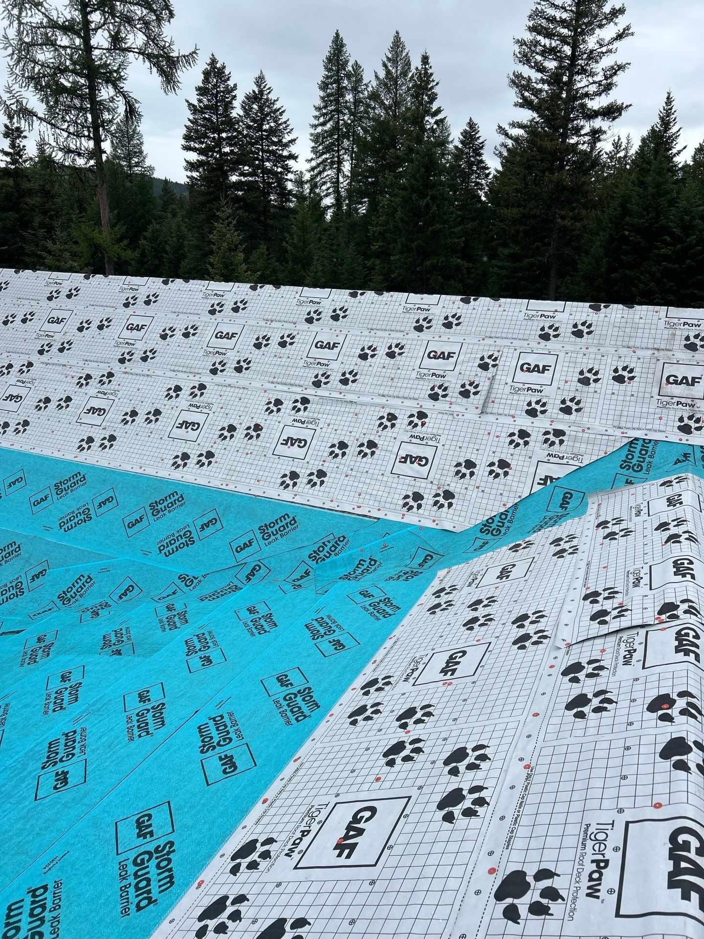 UHDZ Whitefish Hills - Weathered Wood by Montana Roofing Solutions