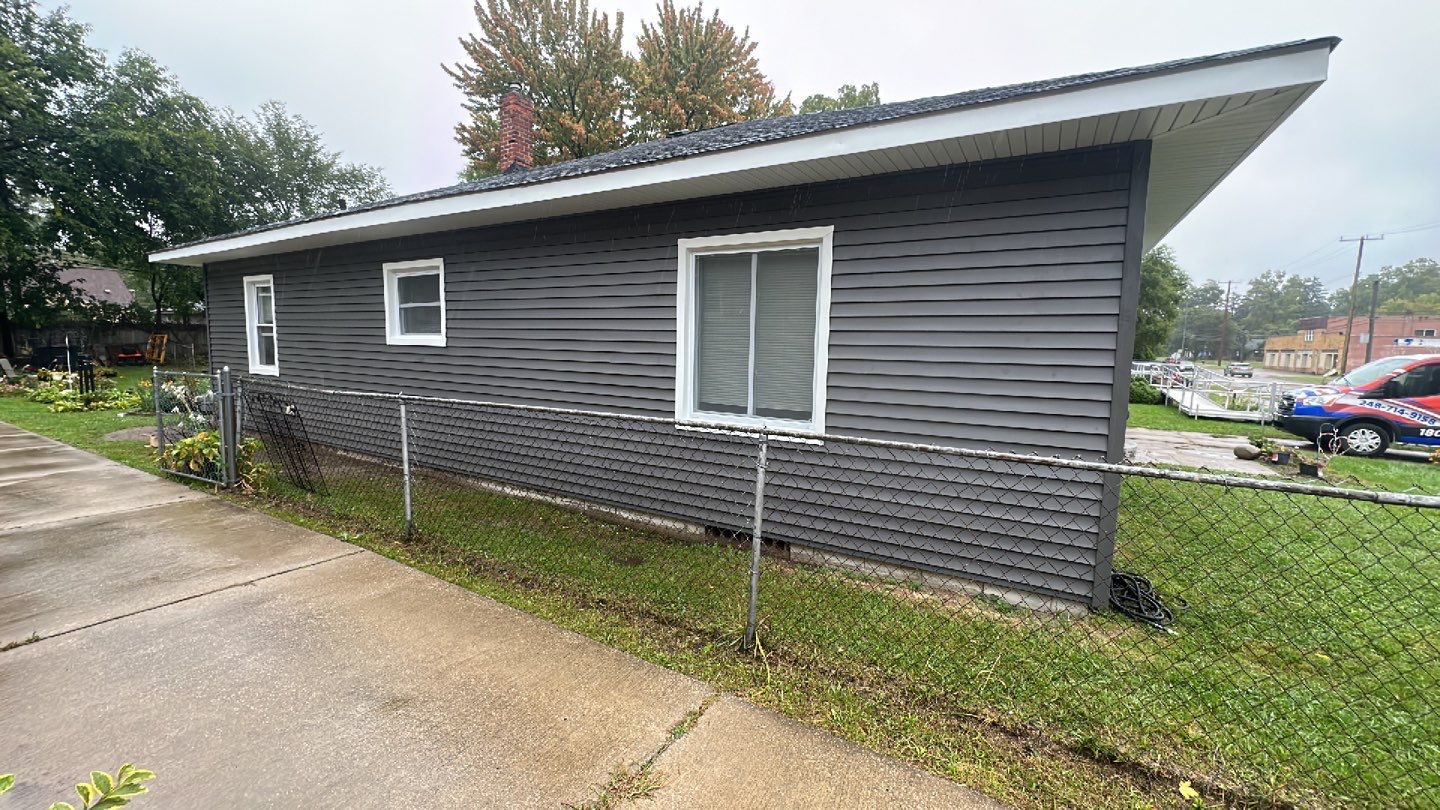 Siding Replacement using CertainTeed Restoration Classis D4 by 180 Contractors