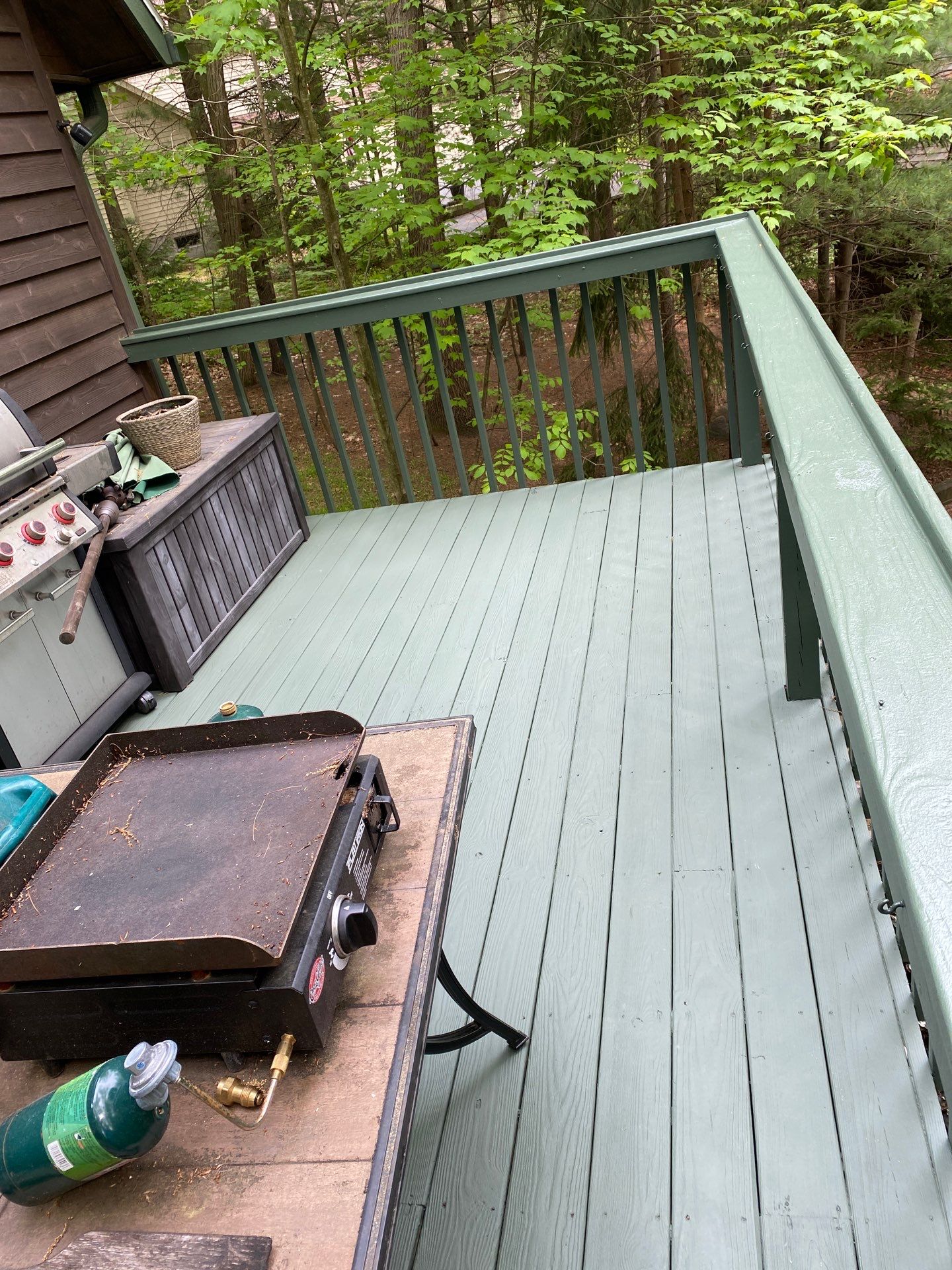 Stained deck and Pressure wash by Gordon Painting