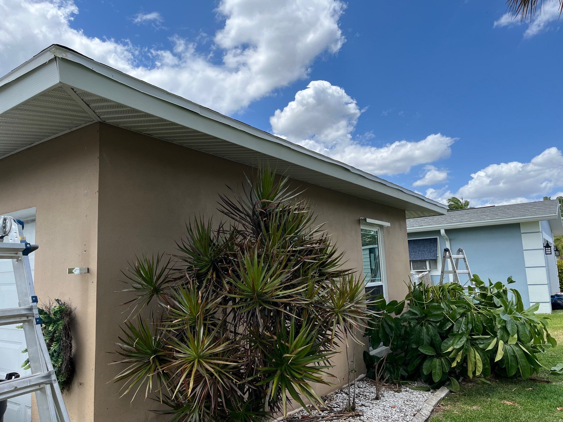 White K Style Seamless Gutters using 6 Inch Seamless Gutters in Cape Coral FL by Gutter Professors