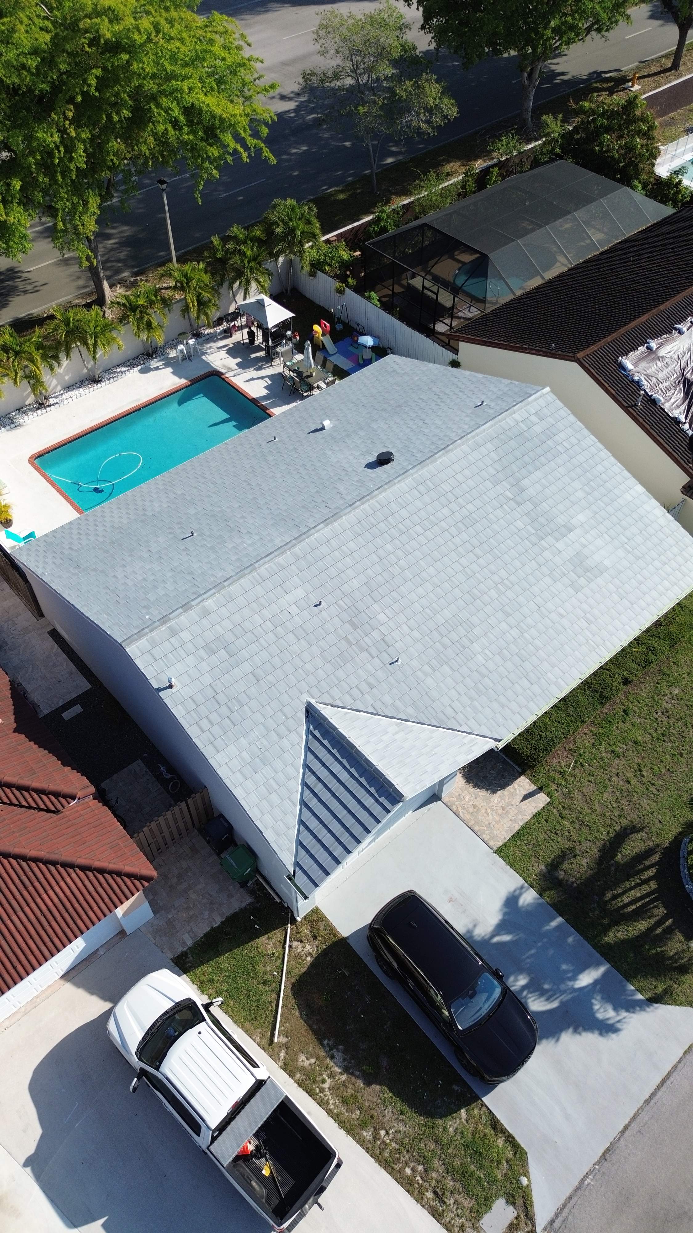 Crown - Windsor Slate - Moonlight Gray Blend by Istueta Roofing