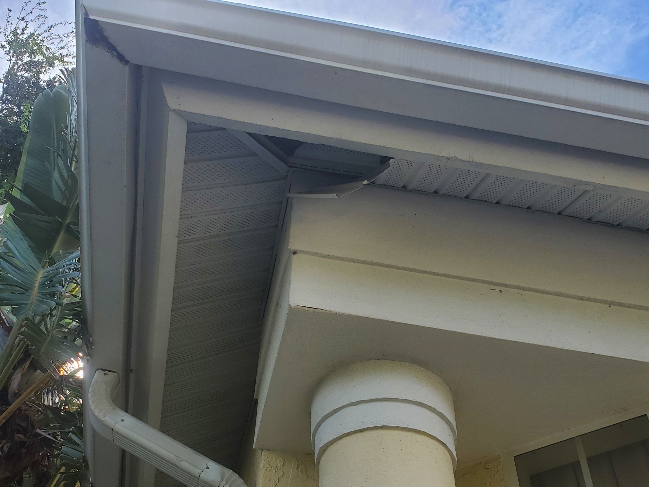 Soffit and Fascia Replacement in Sarasota, FL by Gutter Professors