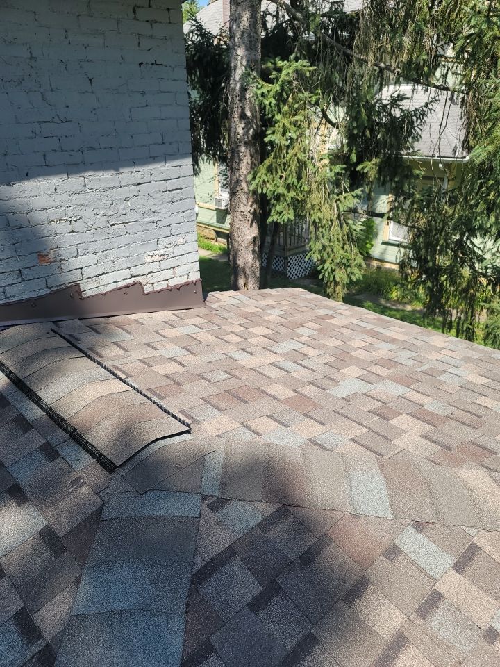 ATLAS PINNACLE COLOR: MAJESTIC SHAKE DRIP EDGE: WHITE by Eagle Eye Roofing