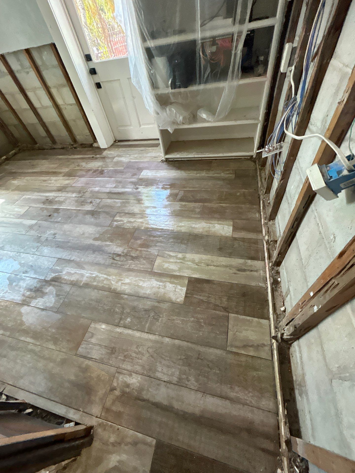 Water mitigation In Bradenton Florida by Ampm Restoration Services 