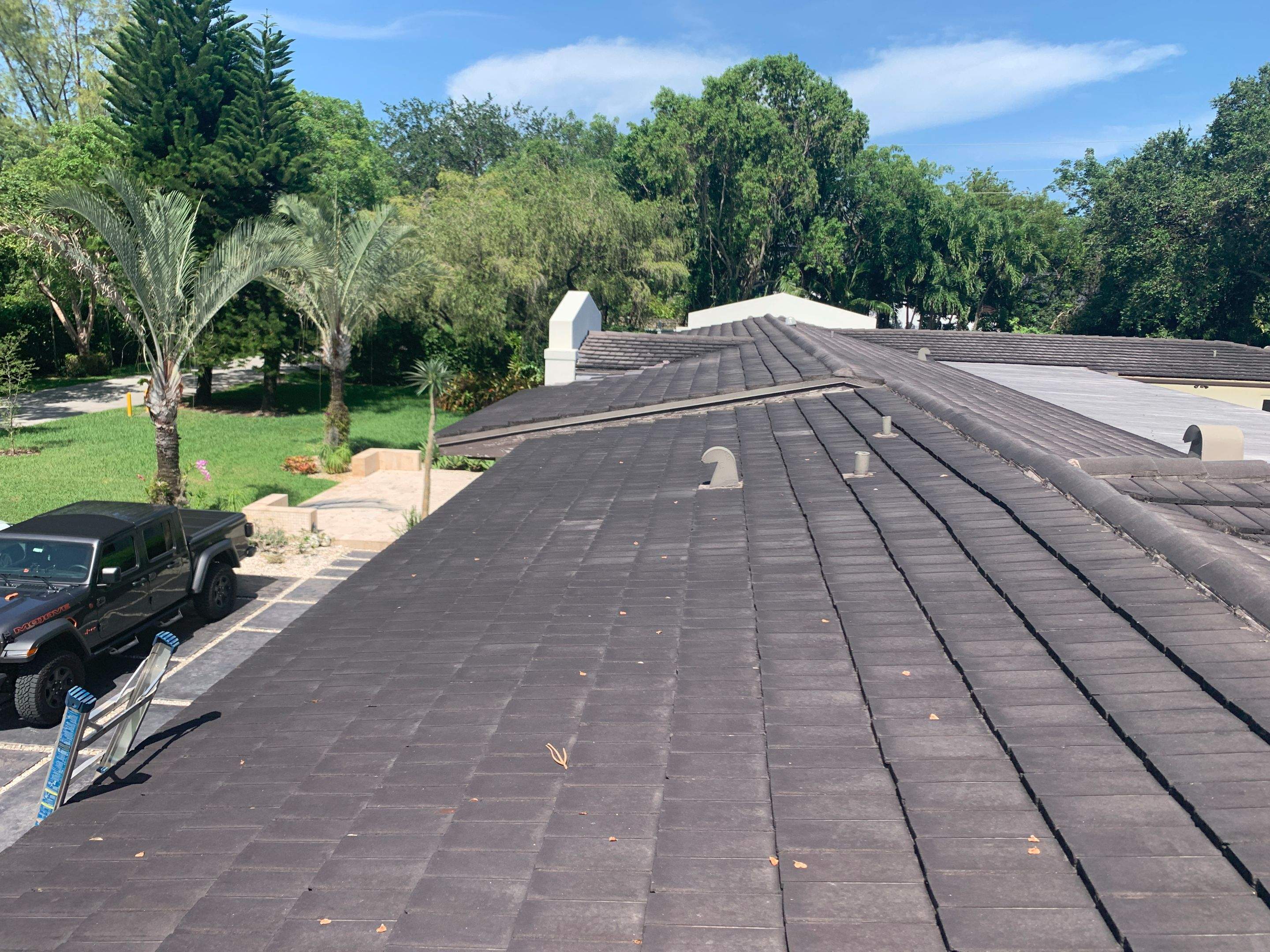 Metal Roof - Galvalume - Medium Bronze by Istueta Roofing