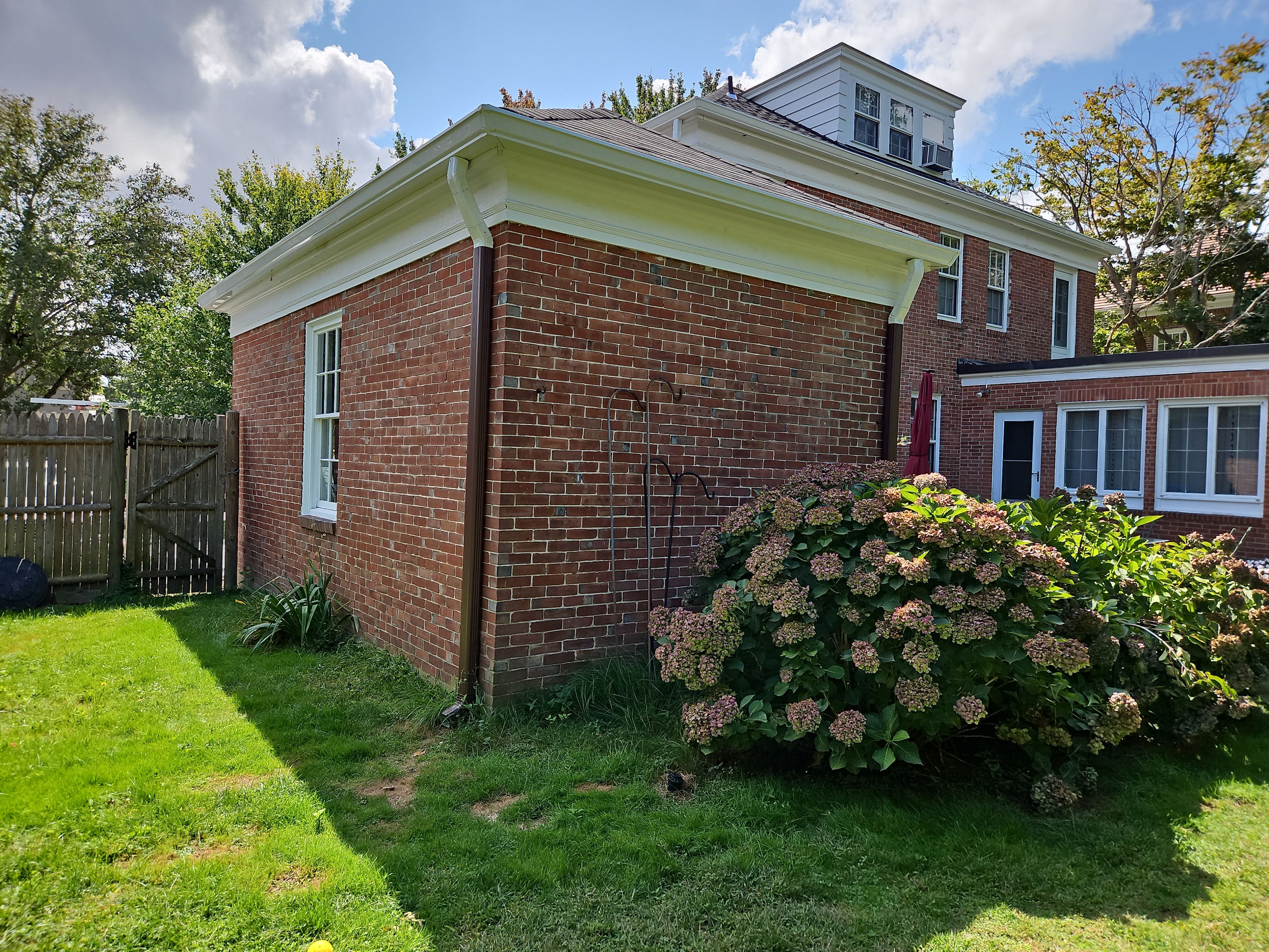 Gutter Installation using 6" K-Style Aluminum Gutter by Gutter Pro Enterprises