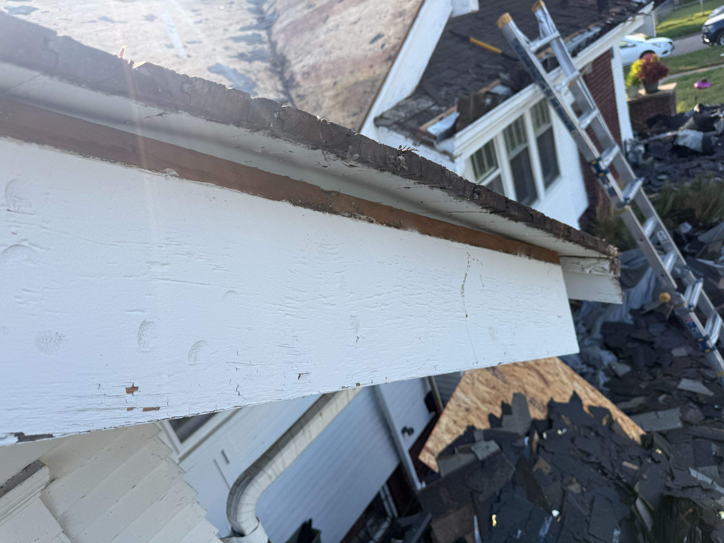 Full Residential Roof Replacement and Detached Garage Roofing in Council Bluffs by Star Home