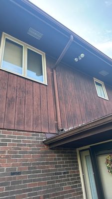 Turtle Shell gutter protection installation in Schaumburg, IL 60193, photograph 4