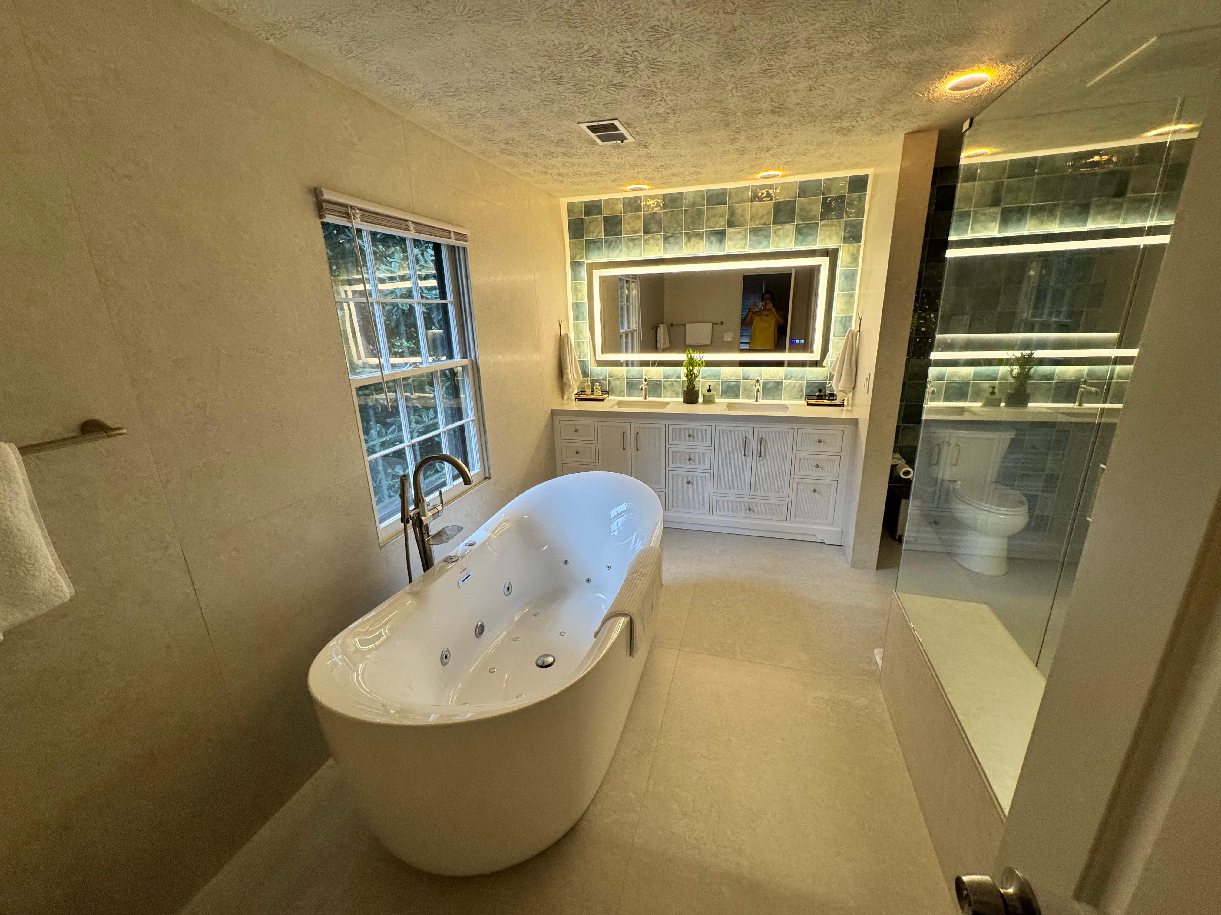 Master bathroom remodel by Prudencio