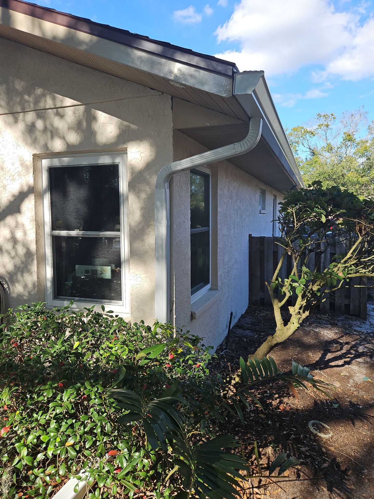 Seamless Aluminum Gutter Installation using 6 Inch Seamless Gutters in Sarasota FL by Gutter Professors
