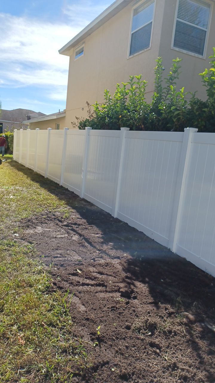 Sarasota, FL 6ft. Tall White Vinyl Privacy Fence  by Asap fence and gates, LLC