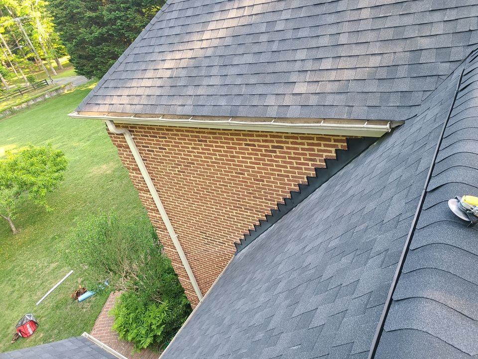 Clifton - CertainTeed Landmark Charcoal Black by RM Banning, Inc.