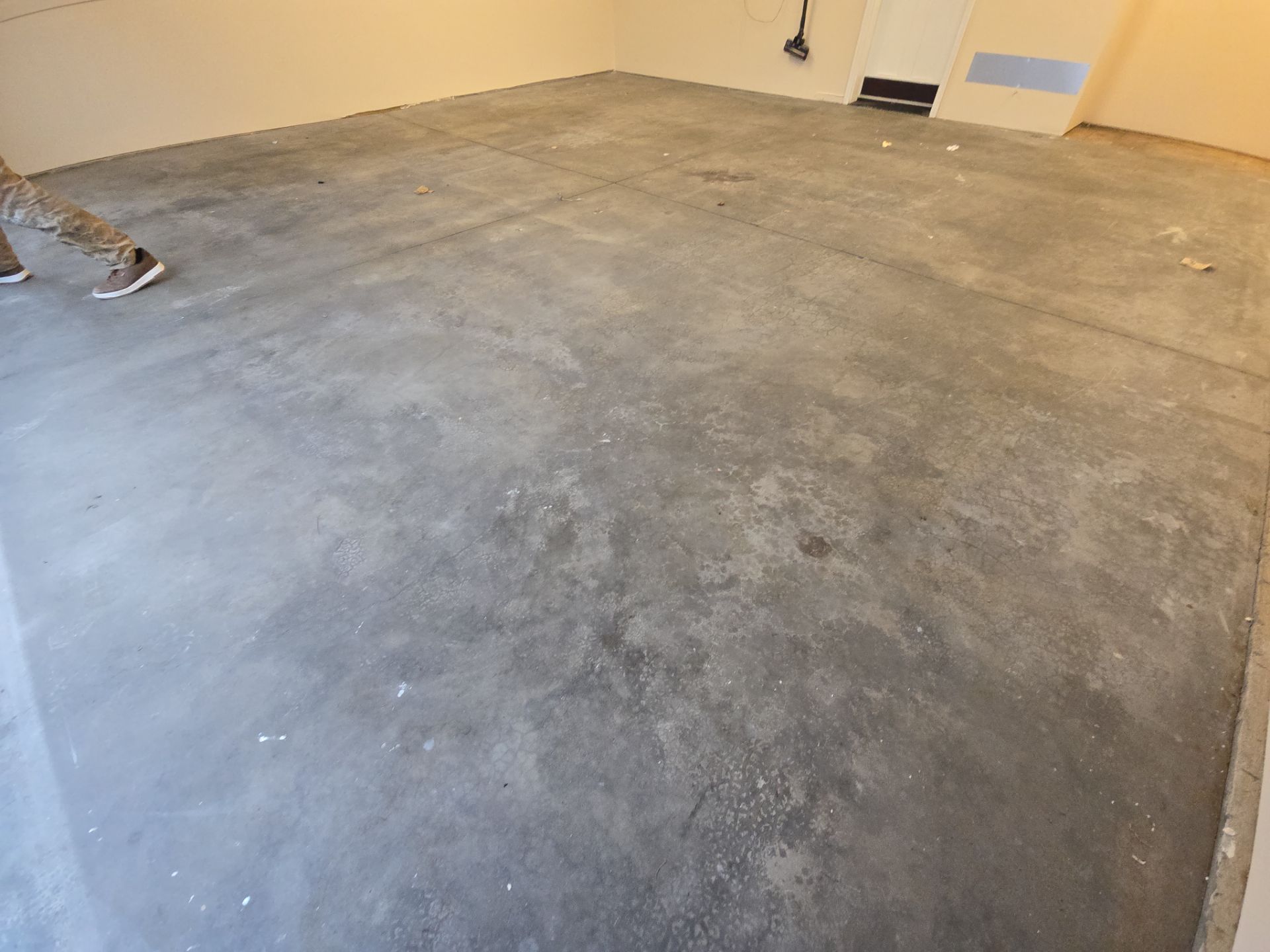 Spokane Garage Floor Polyaspartic Coating with Trail Mix Flake by Croc Coatings, LLC