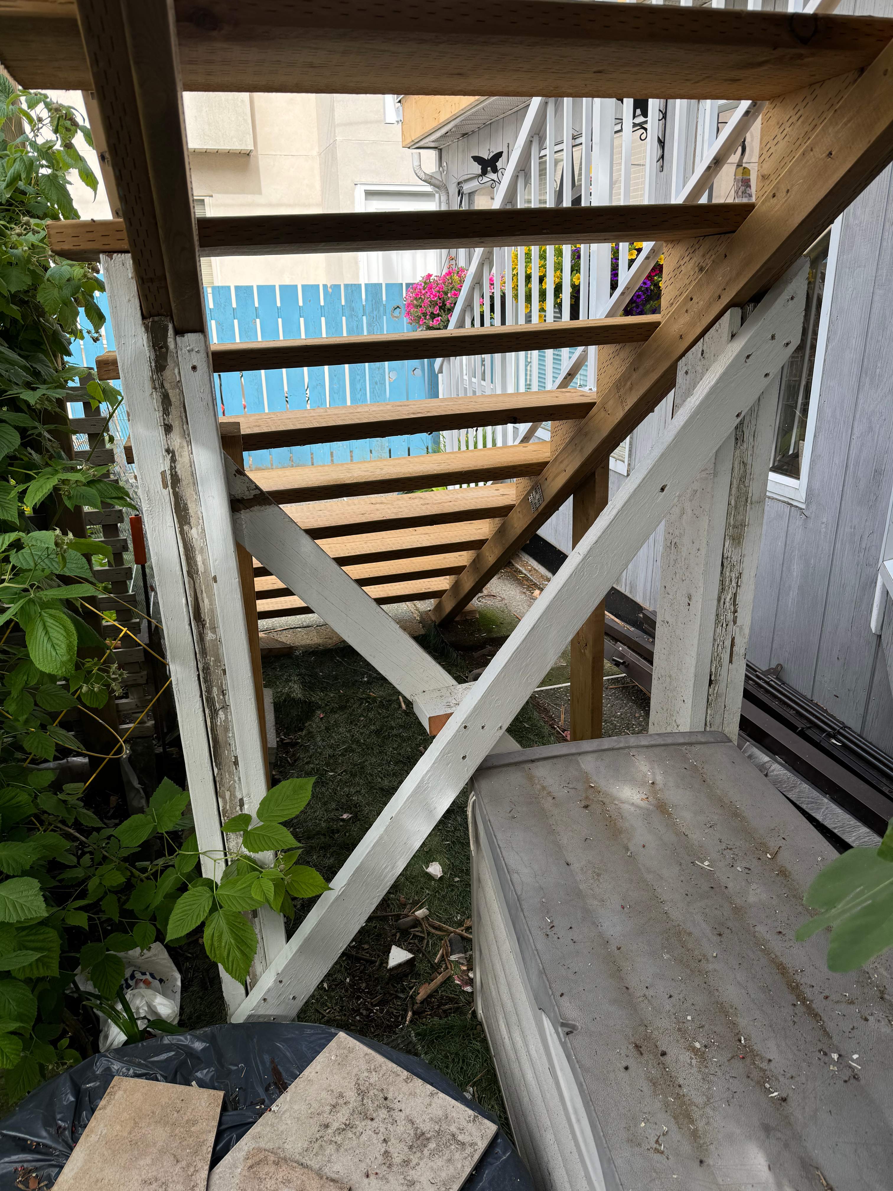 New Deck & New Set Of Stairs by YVR Construction Group