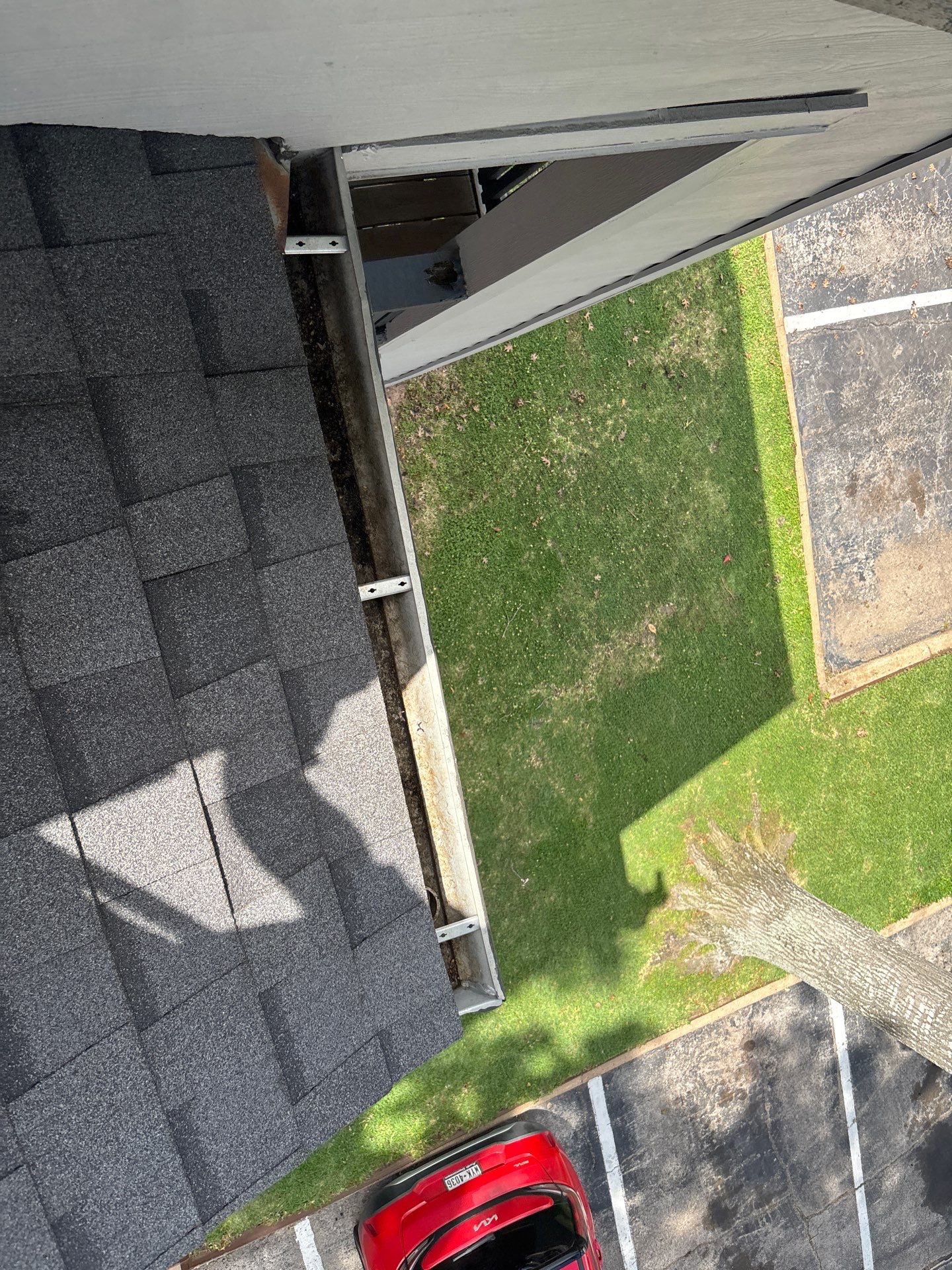 Commercial gutter cleaningSugar Land & Katy, TX after photo with clean gutters
