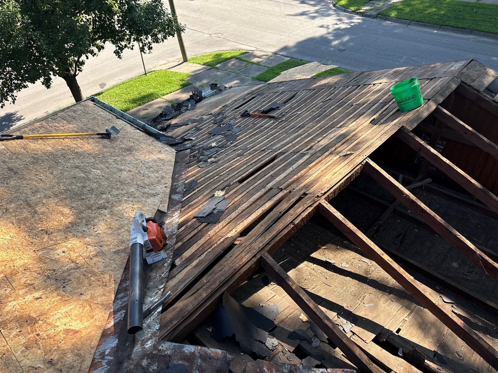 Full Roof Replacement Featuring Architectural Shingles in Falls City, NE by Star Home