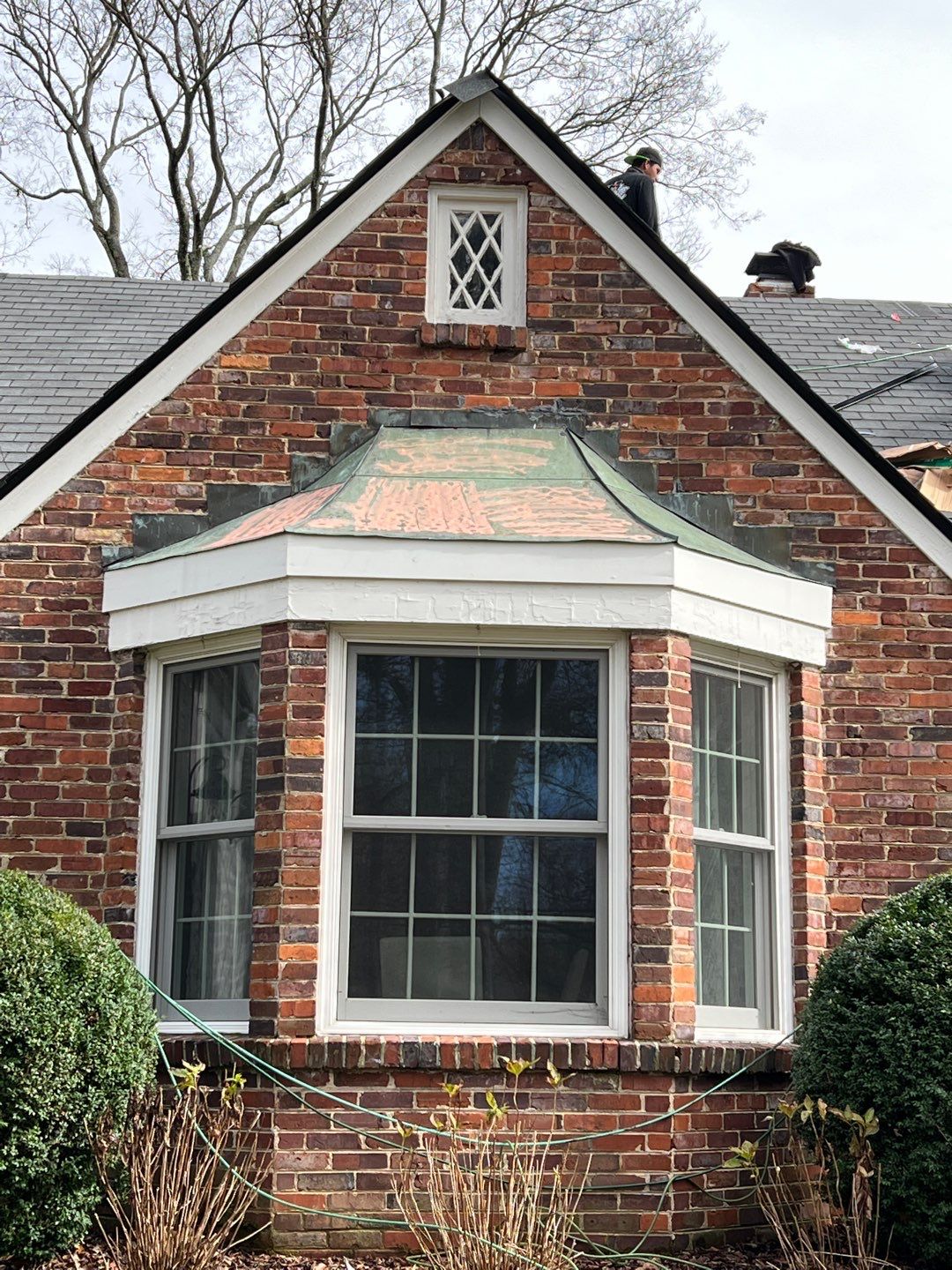 GAF Slateline Shingles with Copper Standing Seam and Flashings by Undersun Roofing 