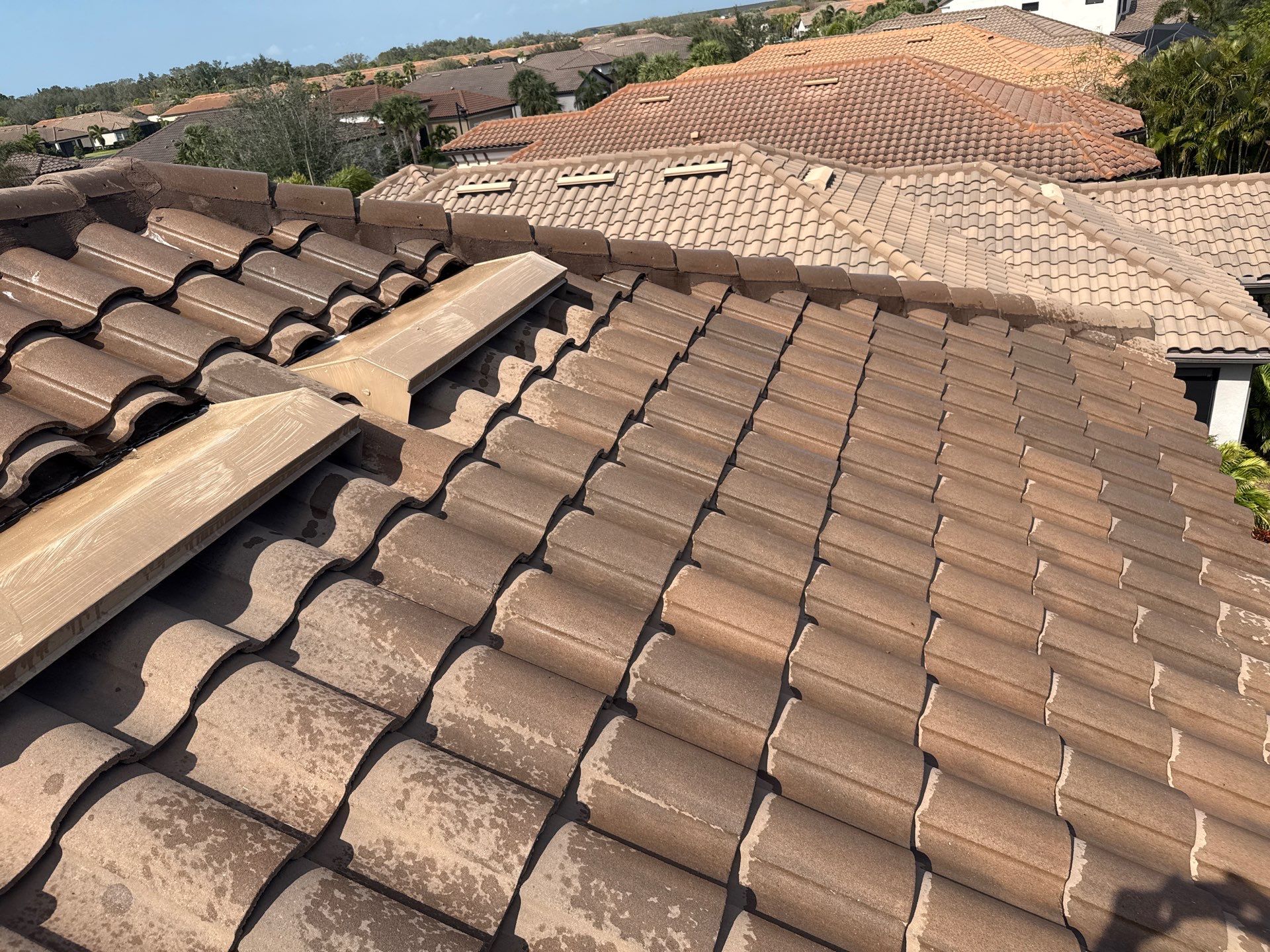 Tile Roof & Pool Deck Cleaning in Artisan Lakes Esplanade, Palmetto, FL – Sunshine AquaWash by Sunshine AquaWash