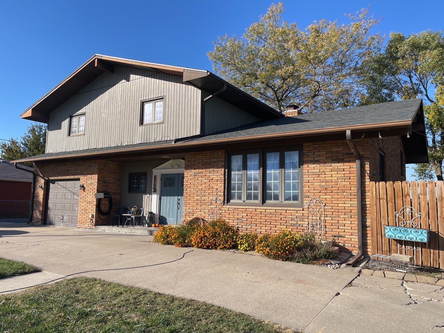Exterior Painting using Sherwin Williams paint by Lightning Exteriors