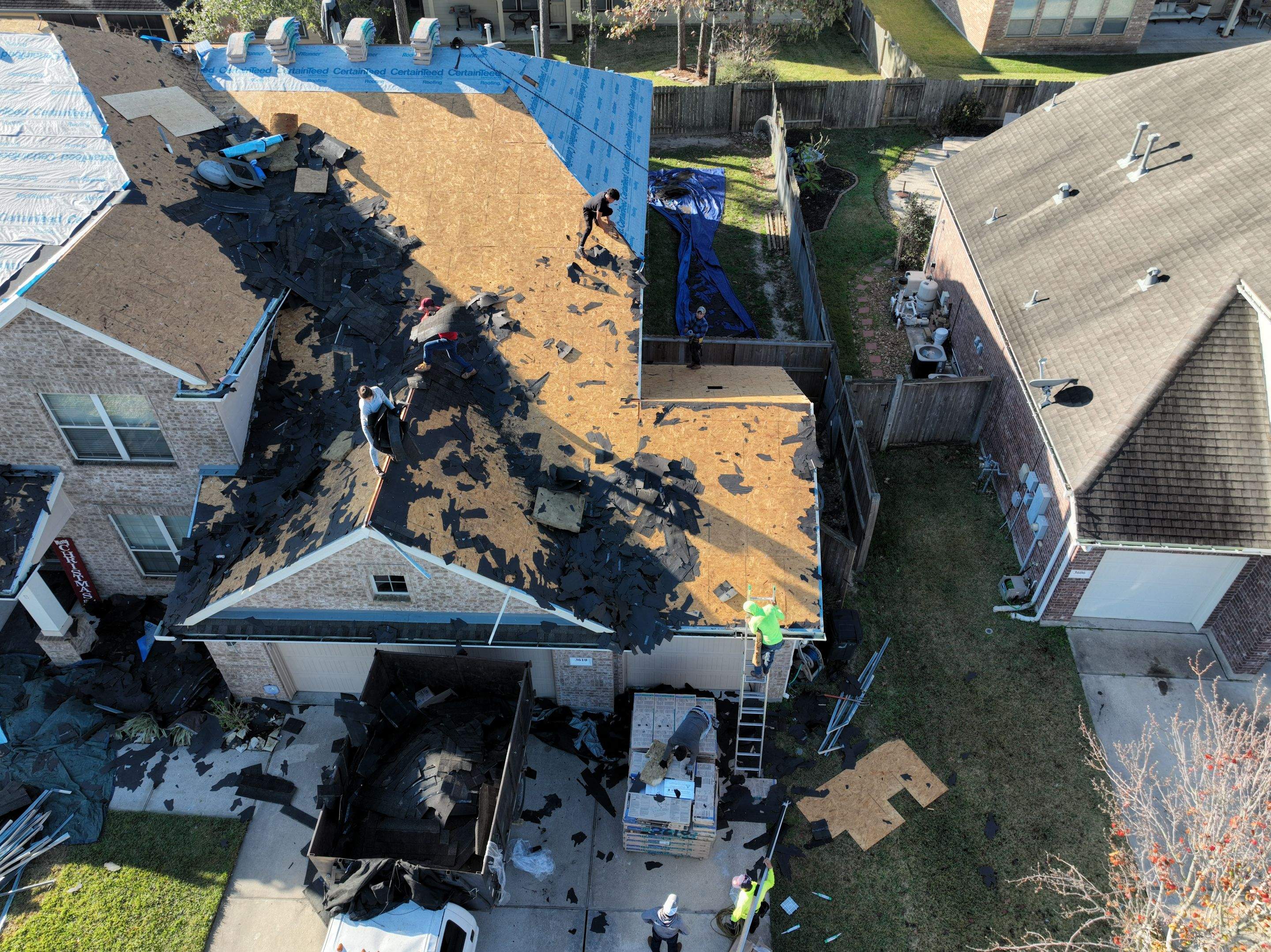 SureStart PLUS 4-STAR Warranty Fully covers materials, labor, tear-off and disposal expenses in years 1-50. by Roof Concepts Construction