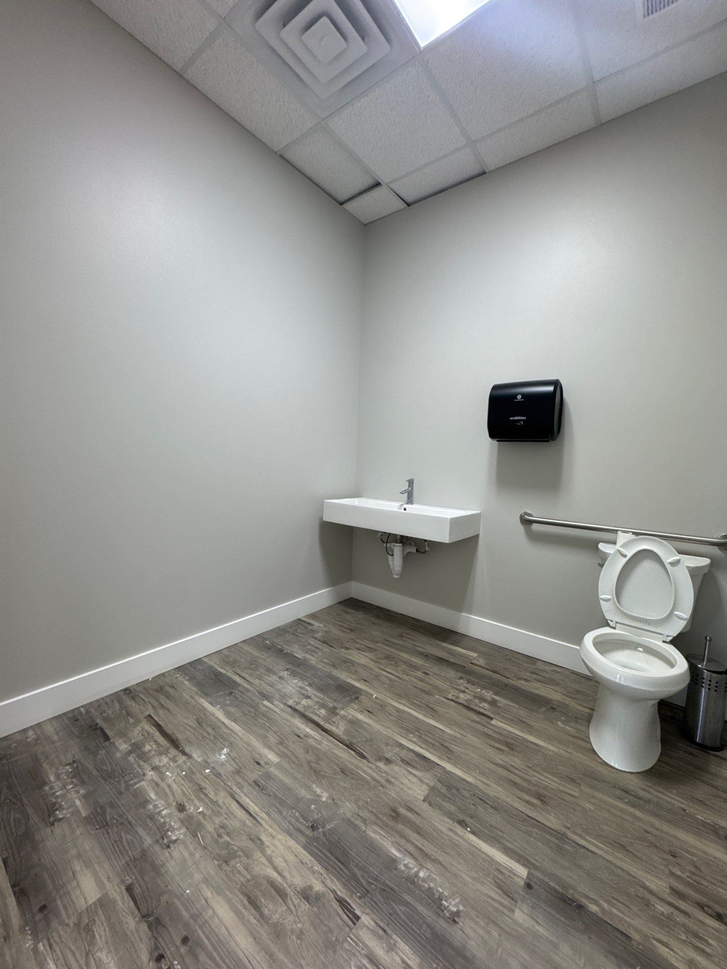 Classic Holdings – Elwell | Ankeny Commercial Interior Repaint in SW Agreeable Gray by Midwest Paint LLC