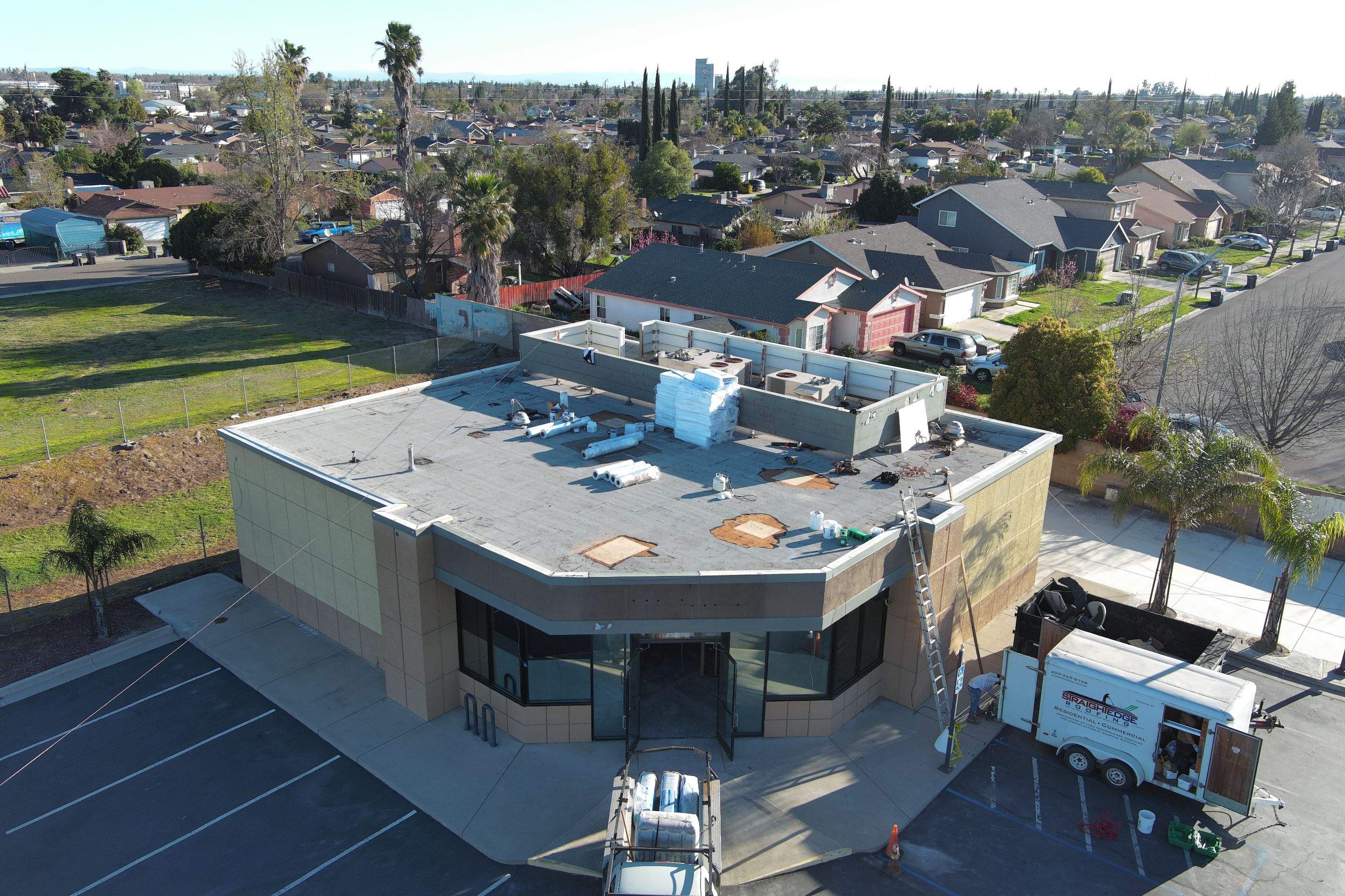 TPO single-ply roofing system using GAF Everguard 60 mil by Straight Edge Roofing Inc