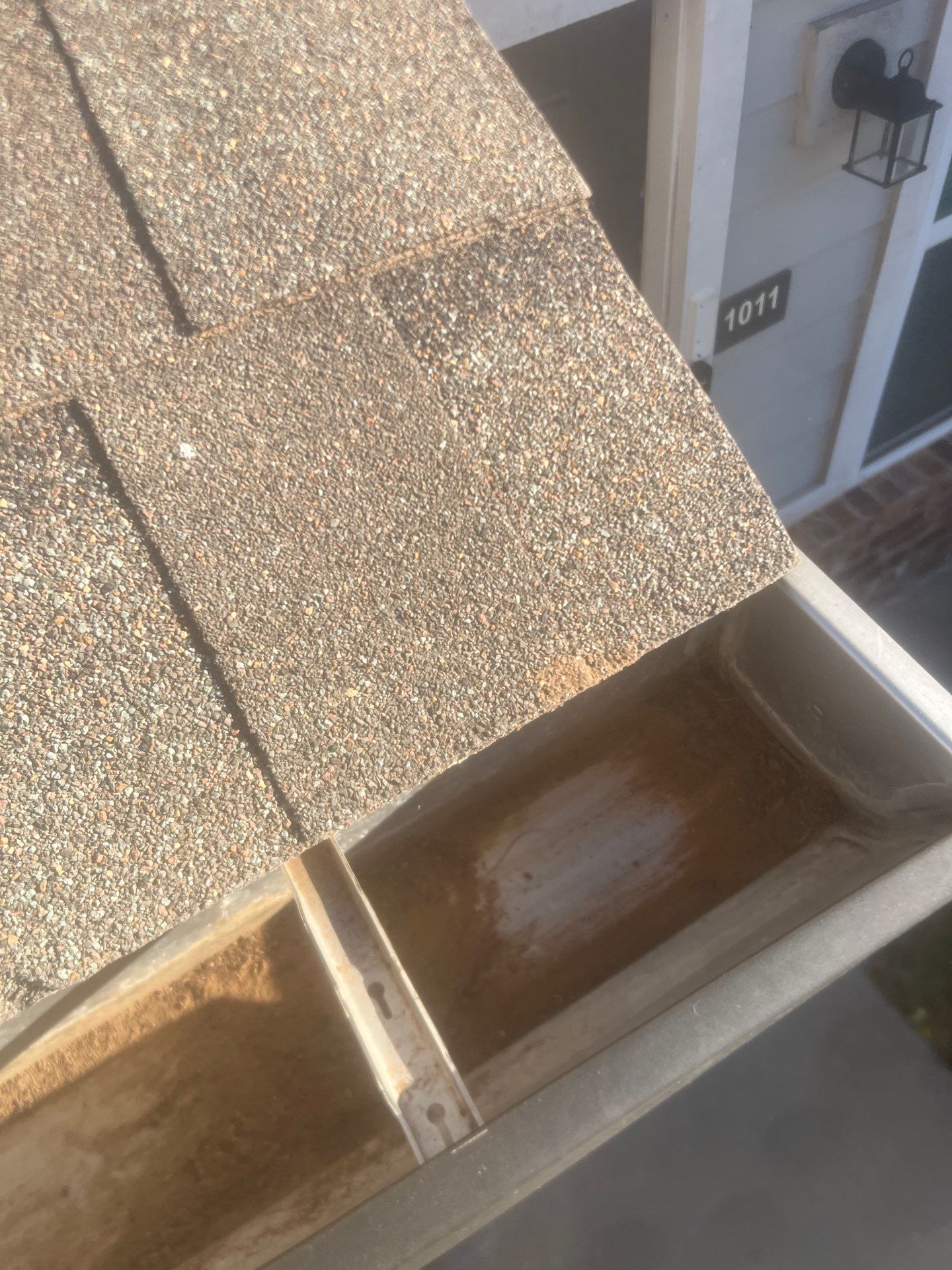 HOA gutter cleaning after photo.