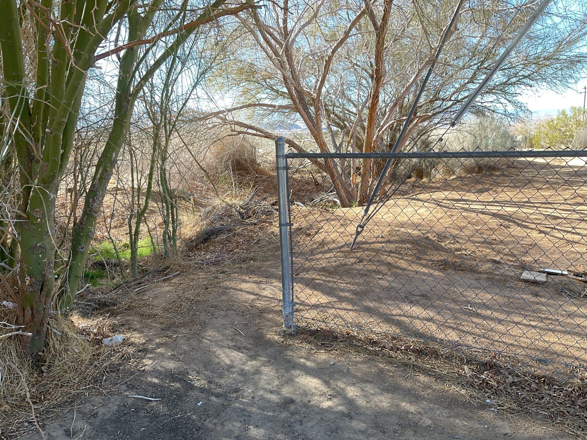 Fence Installation using chain -link by Fence Guys Inc.