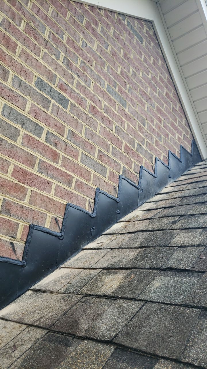 Fairfax Station: CertainTeed Landmark Pro Designer Shingles in Max Def Weathered Wood by RM Banning, Inc.