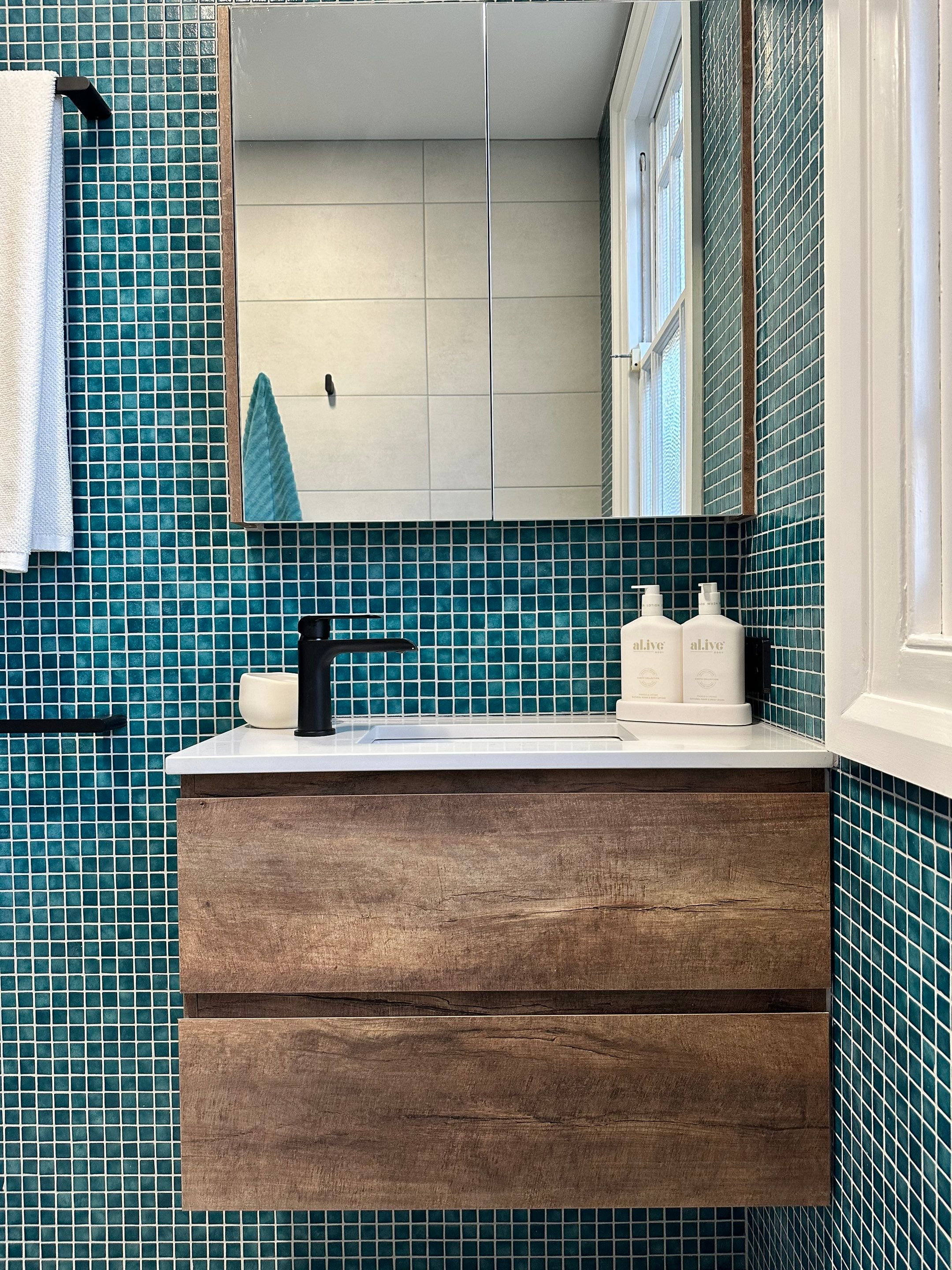 Small Main Bathroom Renovation by Re-seal Bathrooms