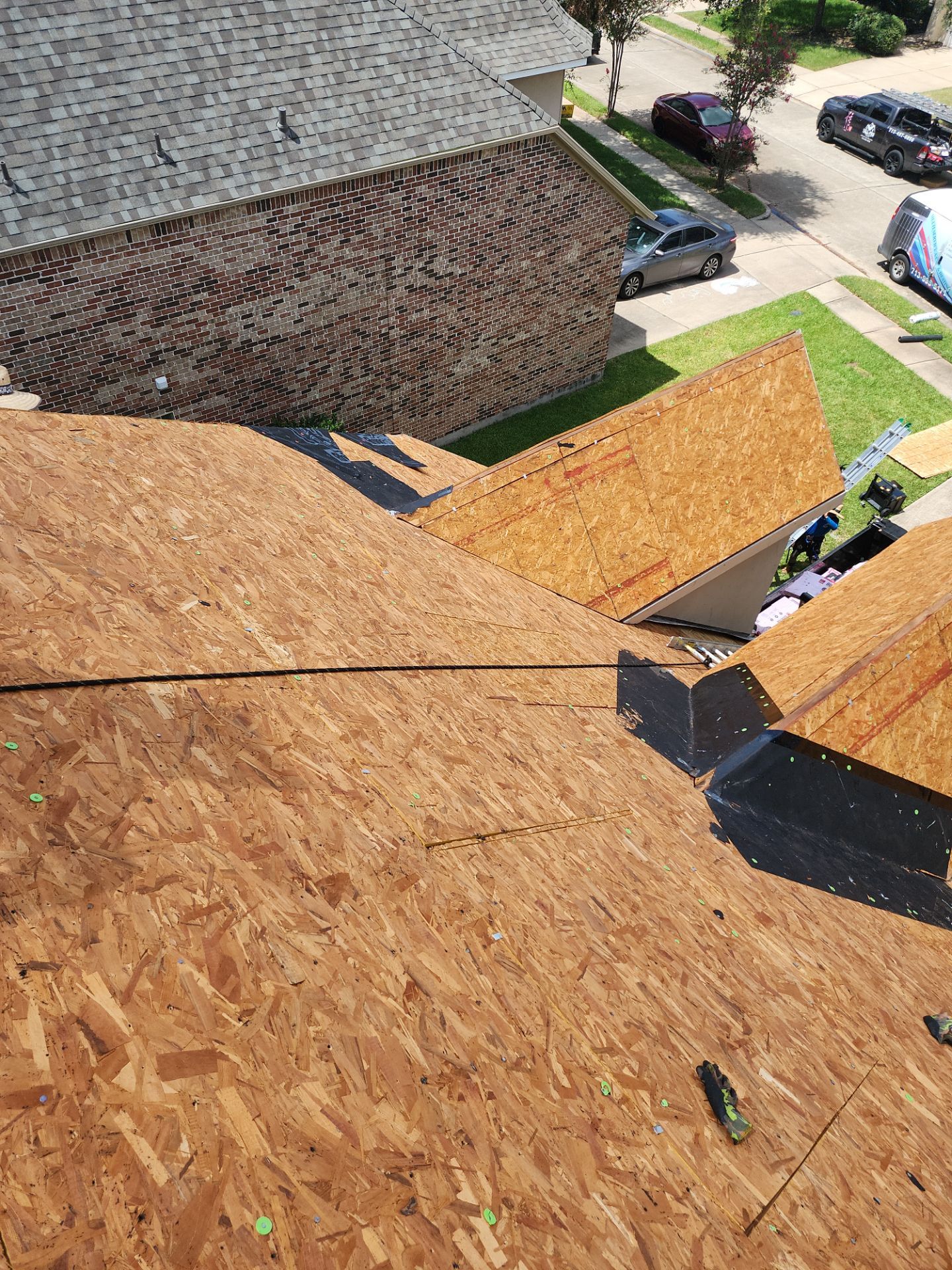 Residential Roofing Installation using Owen's Corning Duration (Lifetime) Shingles by Roof Repair Company