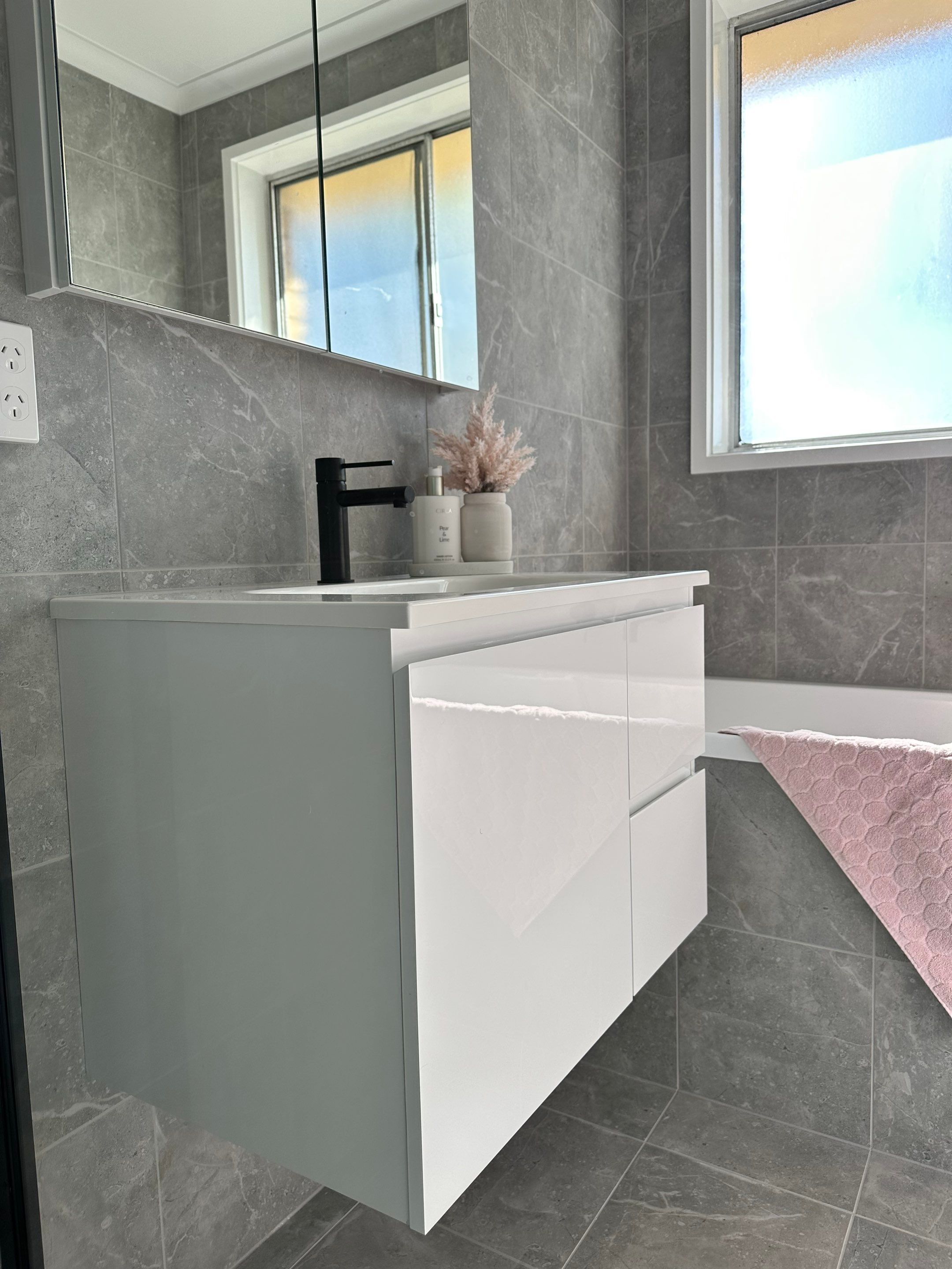 Bathroom & Toilet Renovation by Re-seal Bathrooms