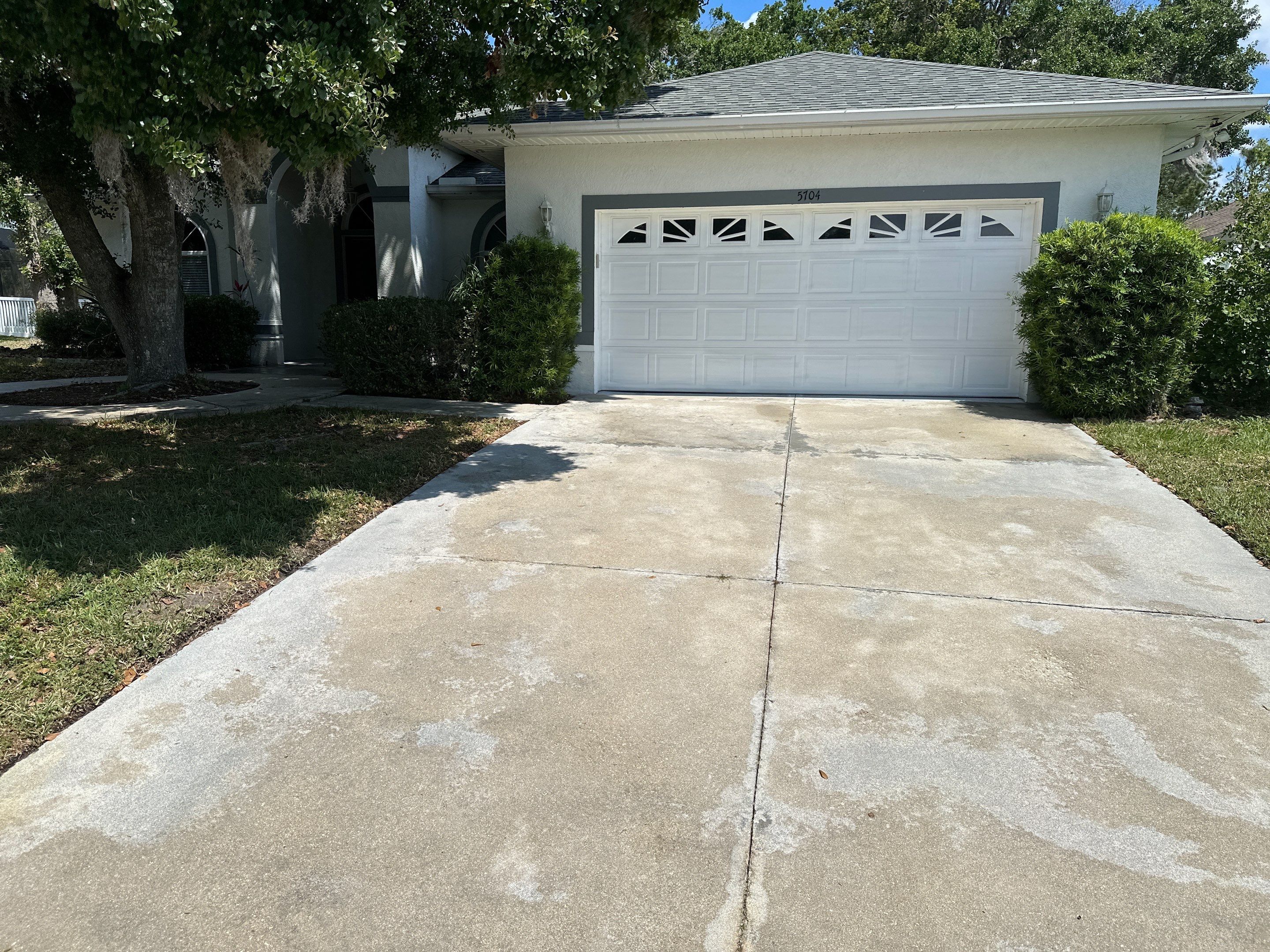 1-Story House Wash, Driveway, Patio/Lanai & Screen Enclosure Cleaning in Oakley Community, Ellenton, FL | Sunshine AquaWash by Sunshine AquaWash