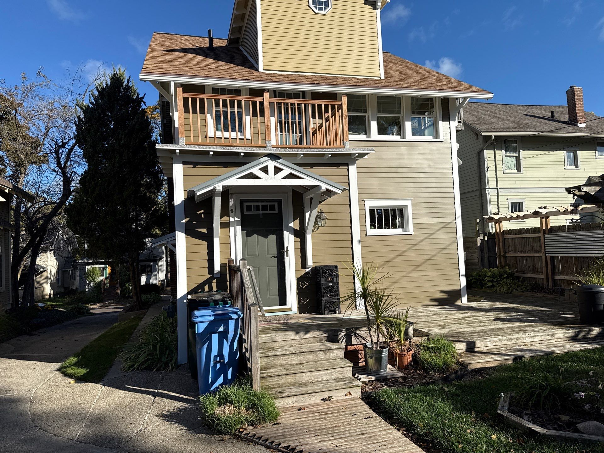 Lansing by Sunrise Seamless