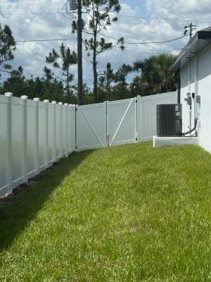 Vinyl Fence in Port Charlotte