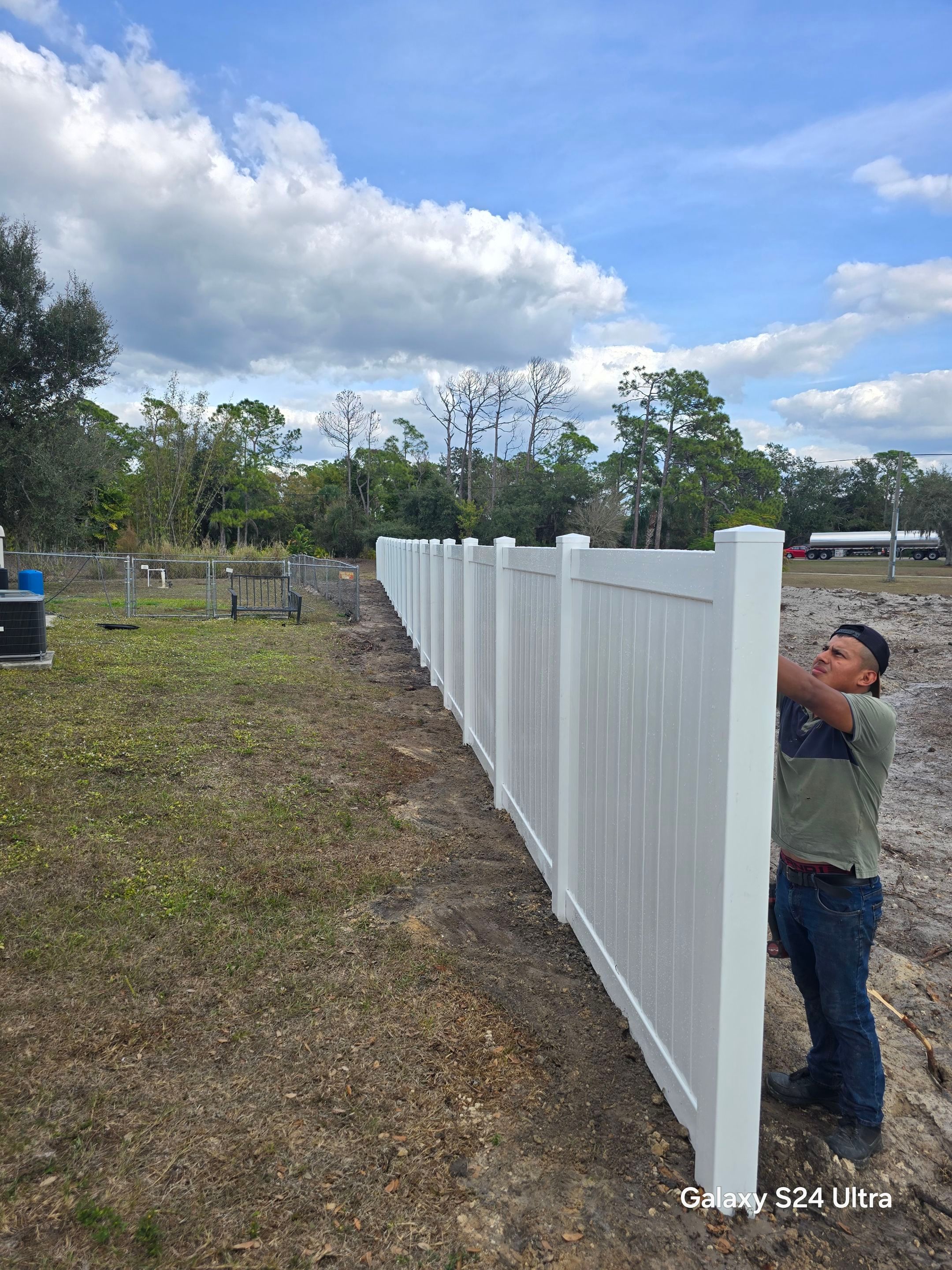 Vinyl Fence Install in North Port by True Fence LLC