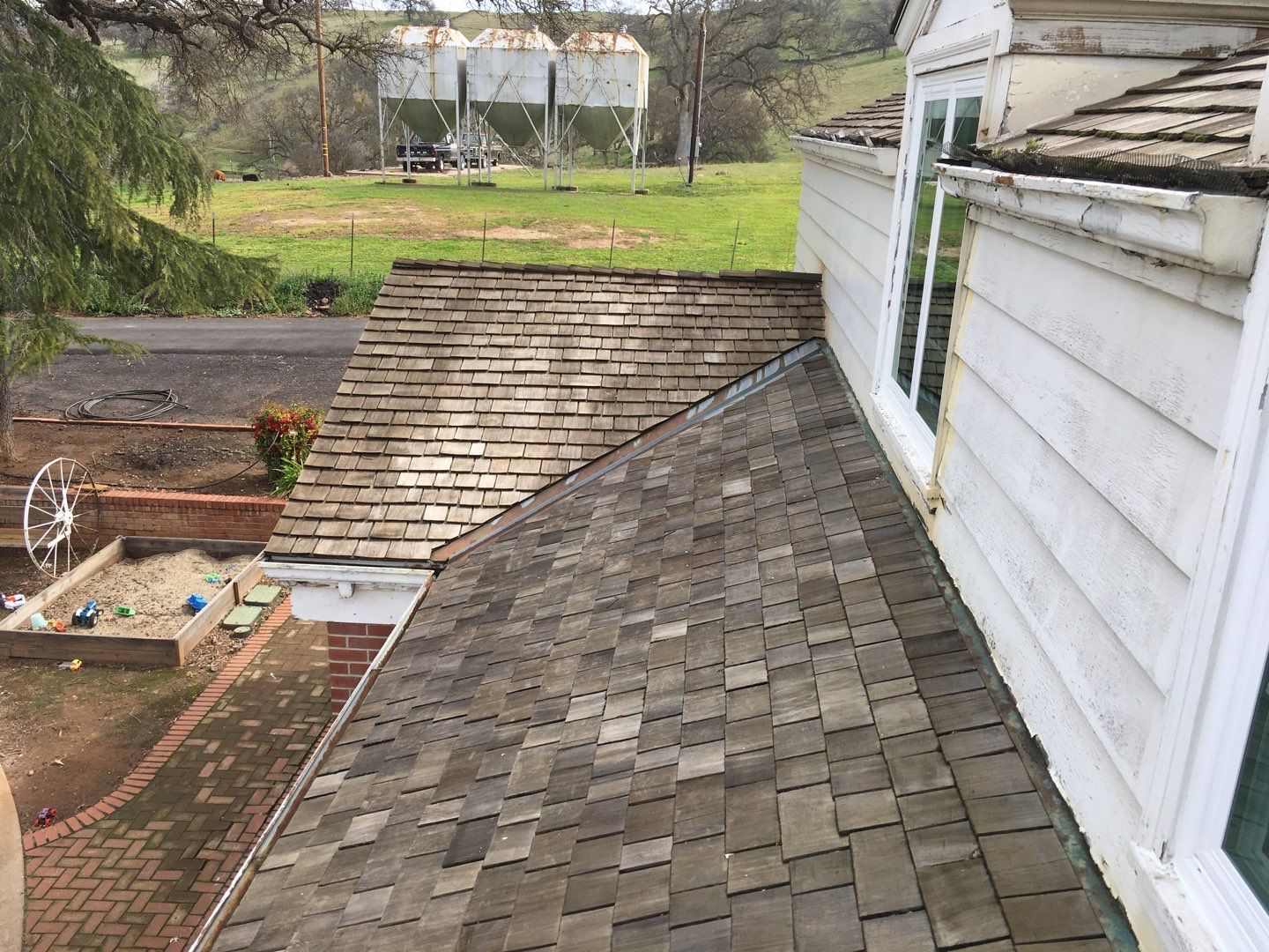 Residential Roofing Installation using Standing seam metal roofing system by Straight Edge Roofing Inc