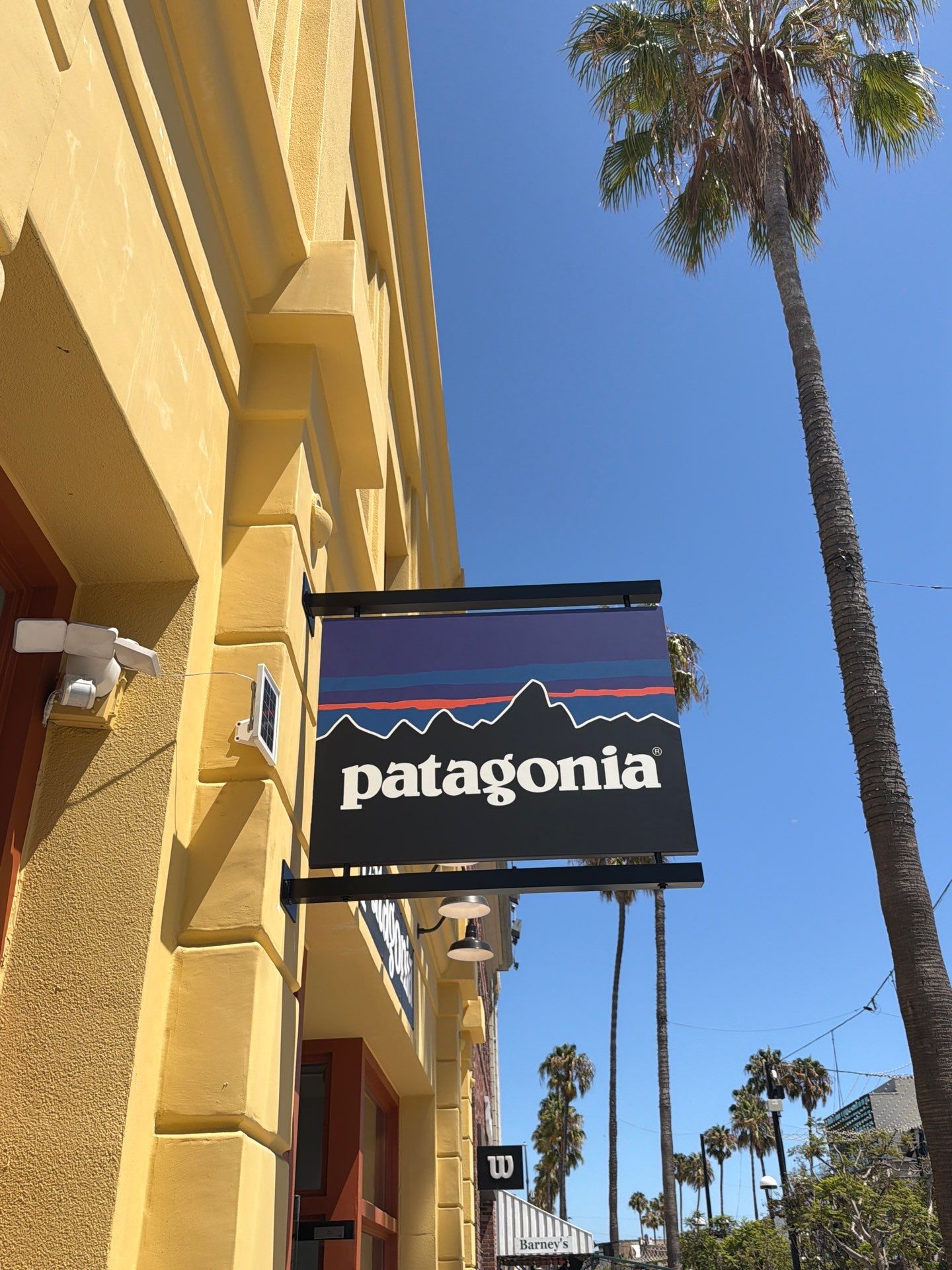 Project in Santa Monica by Golden State Signs