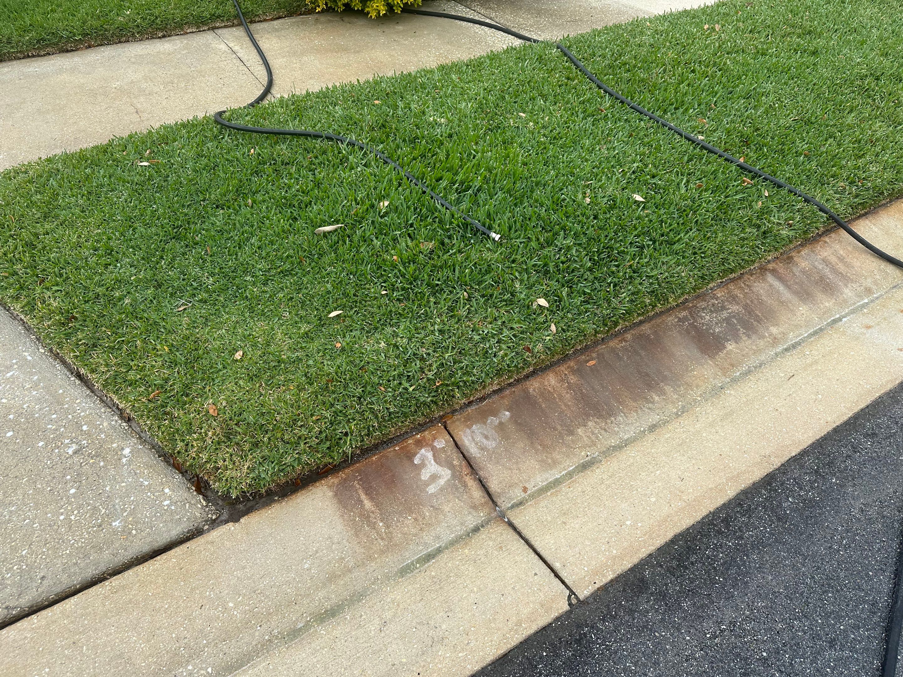 Driveway Cleaning and Rust Treatment - Fairways at Imperial Lakes, Palmetto, FL | Sunshine AquaWash by Sunshine AquaWash