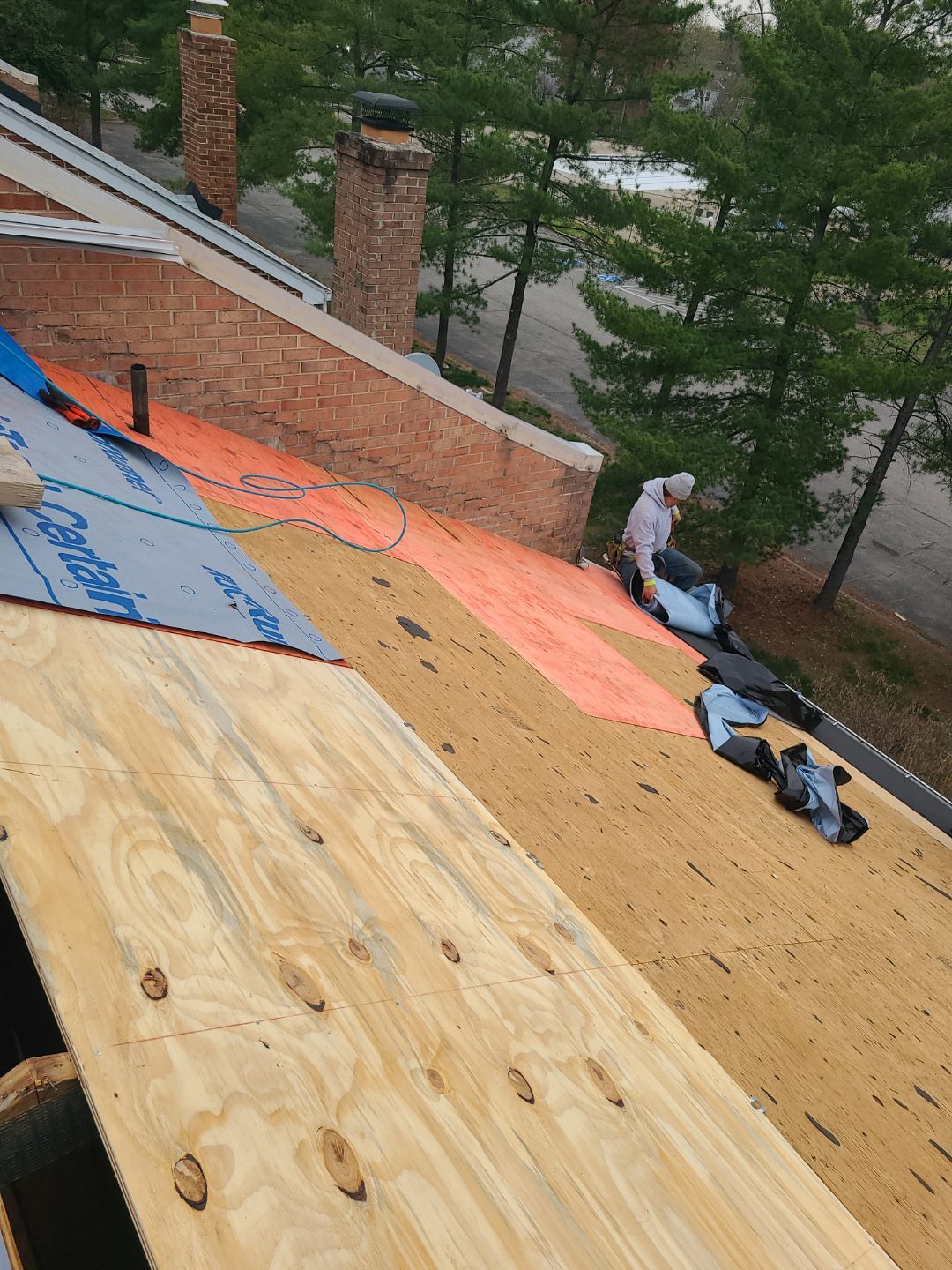 Springfield: Residential Roof Replacement with CertainTeed Landmark Pro in Max Def Red Oak by RM Banning, Inc.