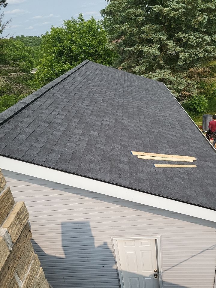 ATLAS PINNACLE HP W/SCOTCHGARD COLOR: BLACK SHADOW by Eagle Eye Roofing