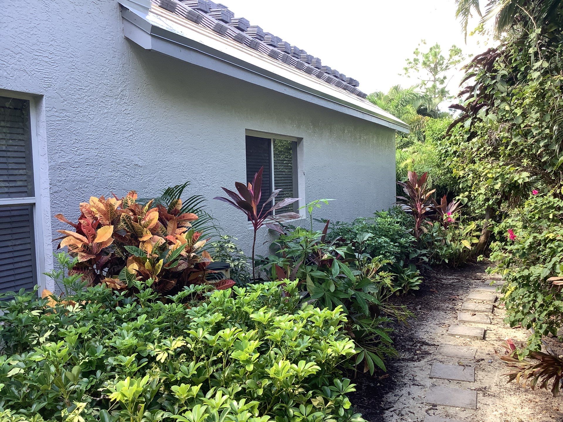 7-Inch Seamless Gutters Installation for Heavy Rain in Bonita Springs FL by Gutter Professors