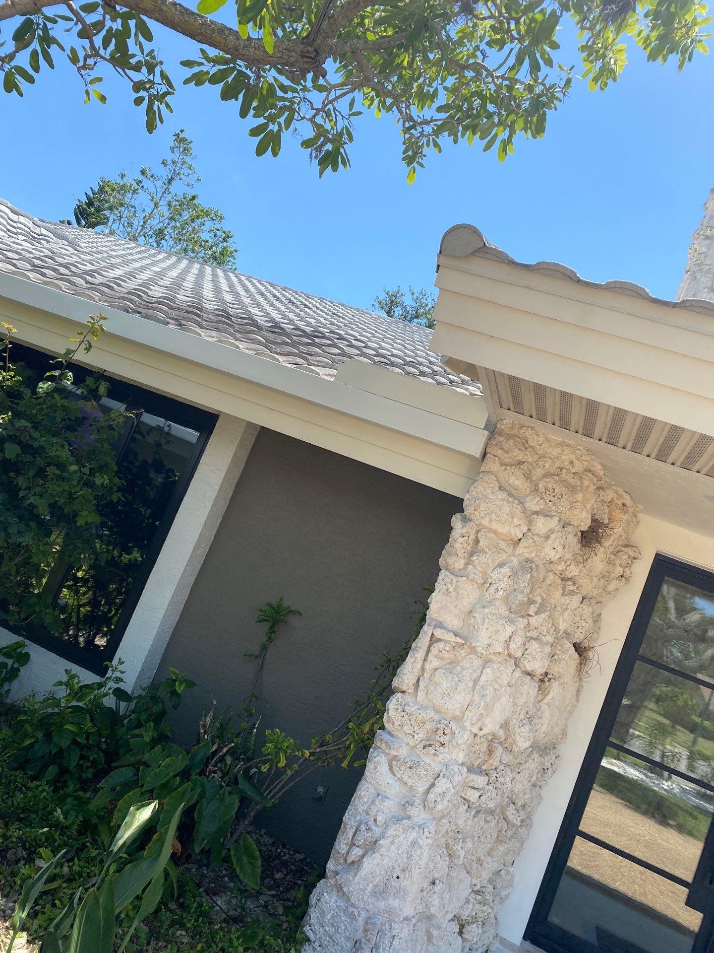 7-Inch Seamless Gutters Upgrade in Osprey FL by Gutter Professors