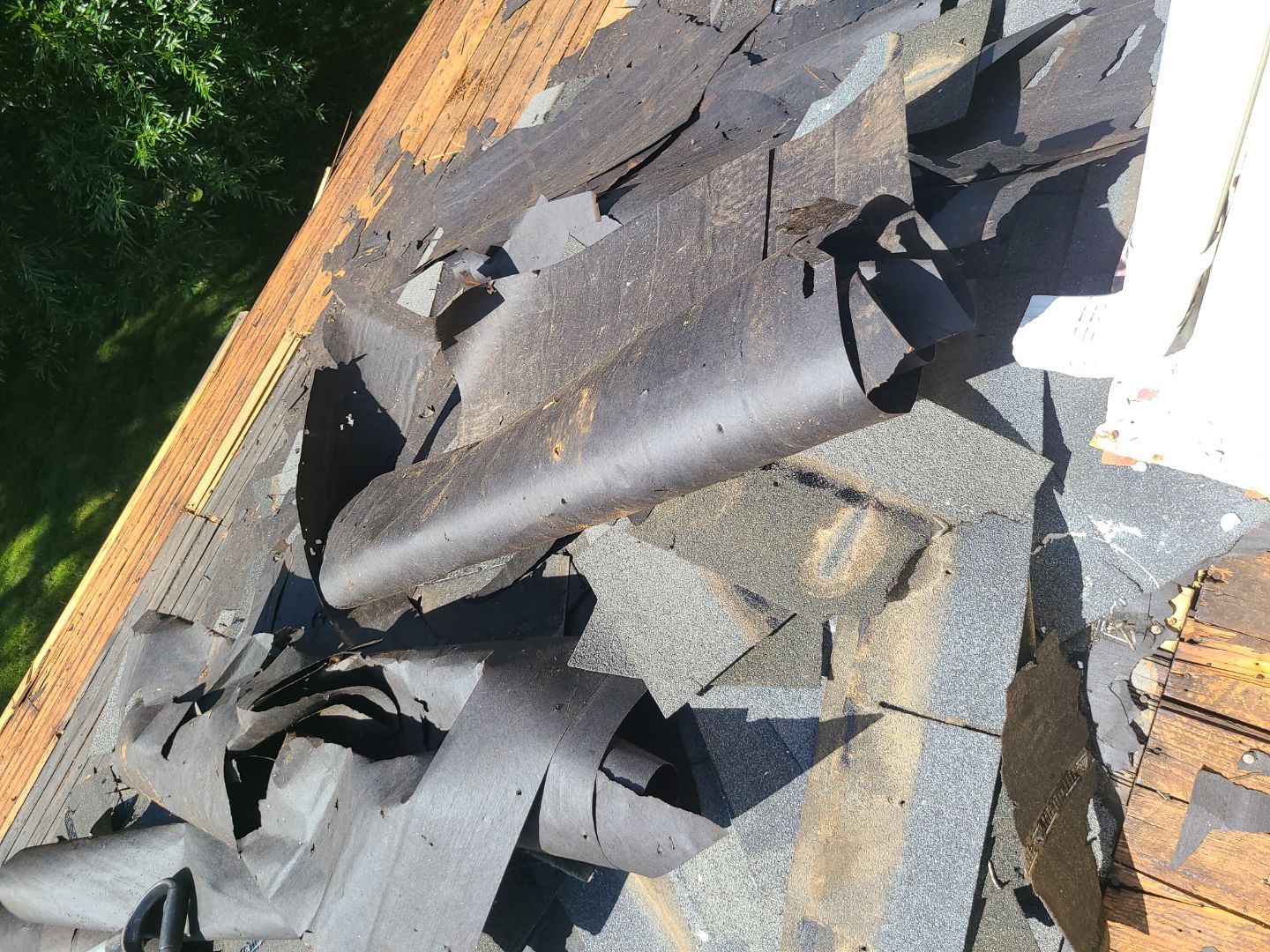 Arlington: CertainTeed Landmark Designer Shingles in Moire Black by RM Banning, Inc.