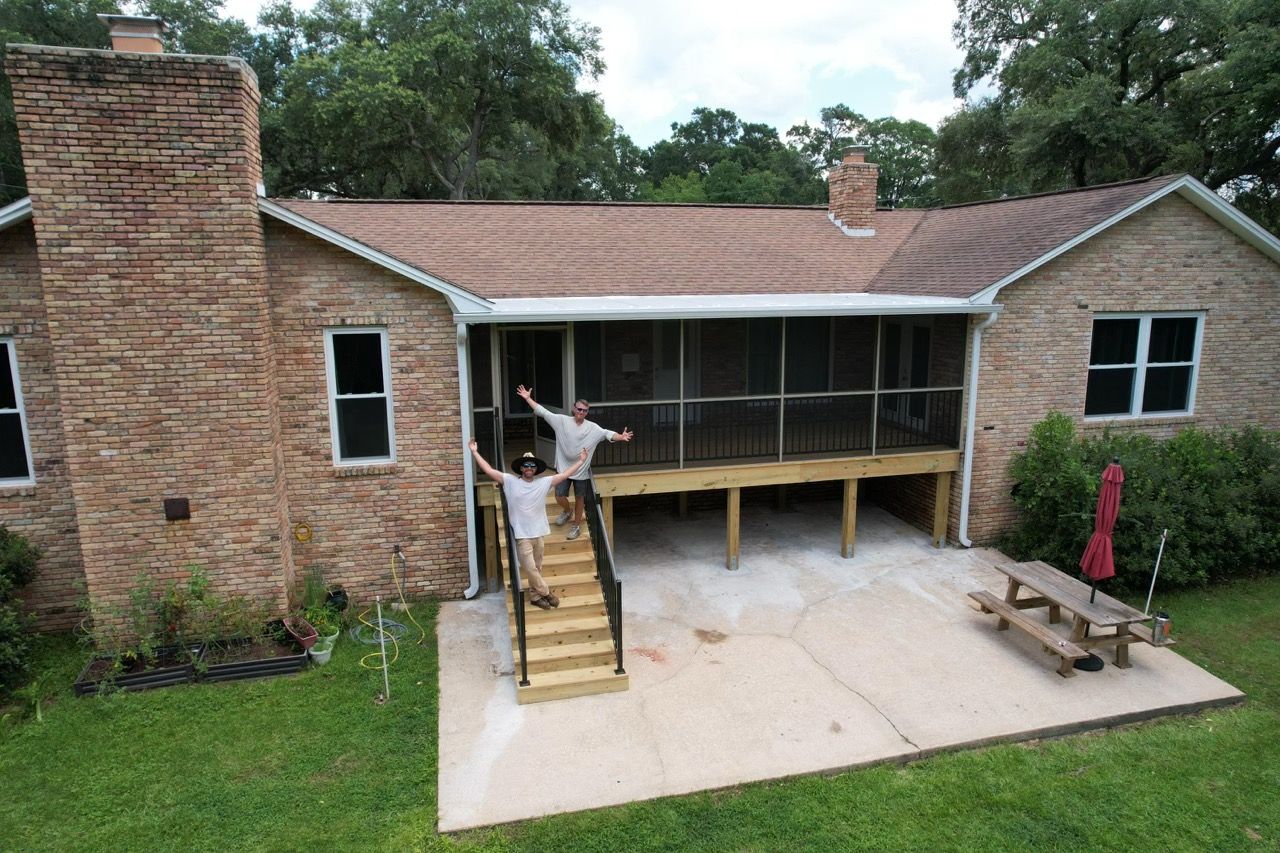 Screen Room w/Deck in Milton by Titan Sunrooms