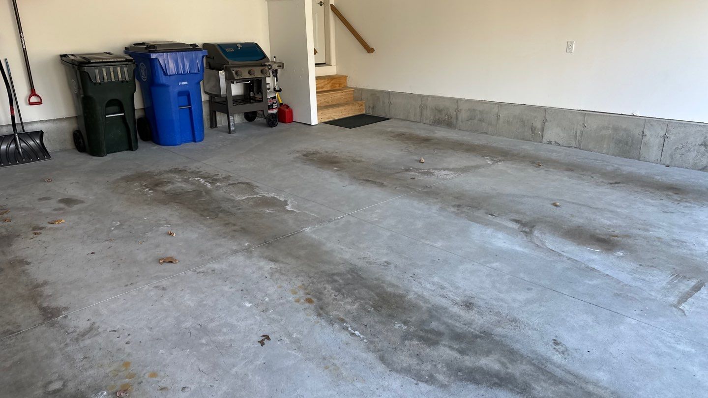 Garage in Londonderry, NH 03053 by Symphony Concrete Coatings