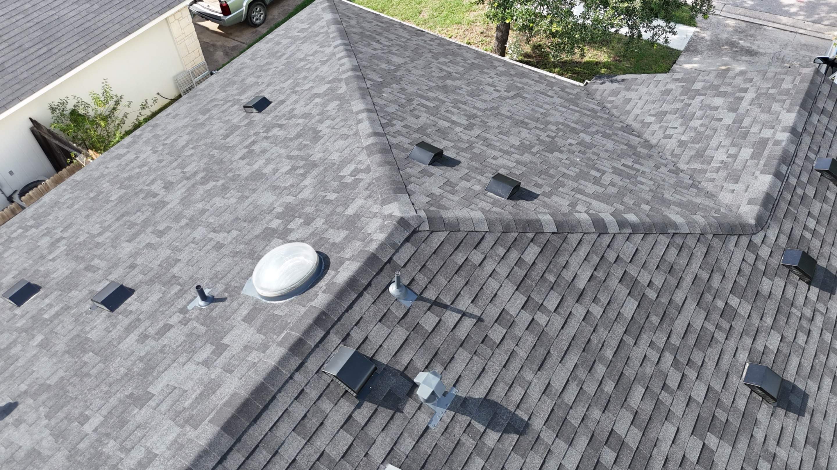 Brilliant Black - Malarkey Highlander by RoofsOnly.com