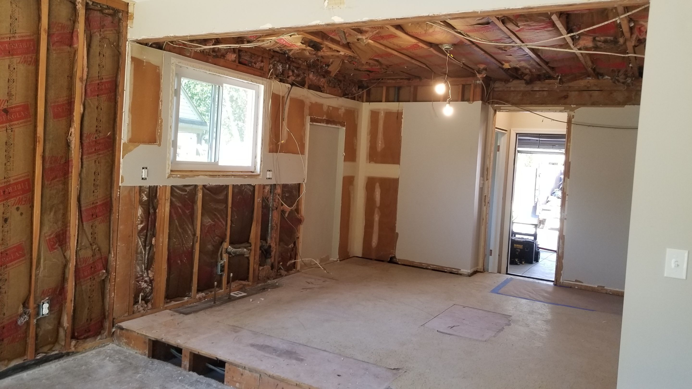 Complete kitchen bathroom and family room in Livonia, MI by Northwest Construction 