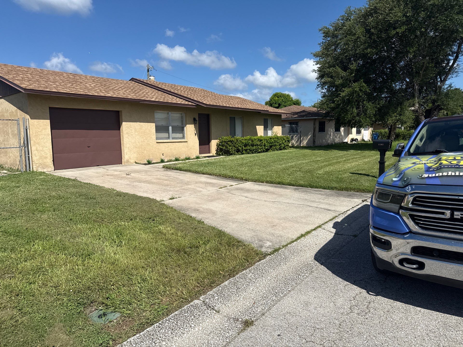 Concrete Driveway & Paver Cleaning – Sylvan Oaks, Palmetto, FL by Sunshine AquaWash