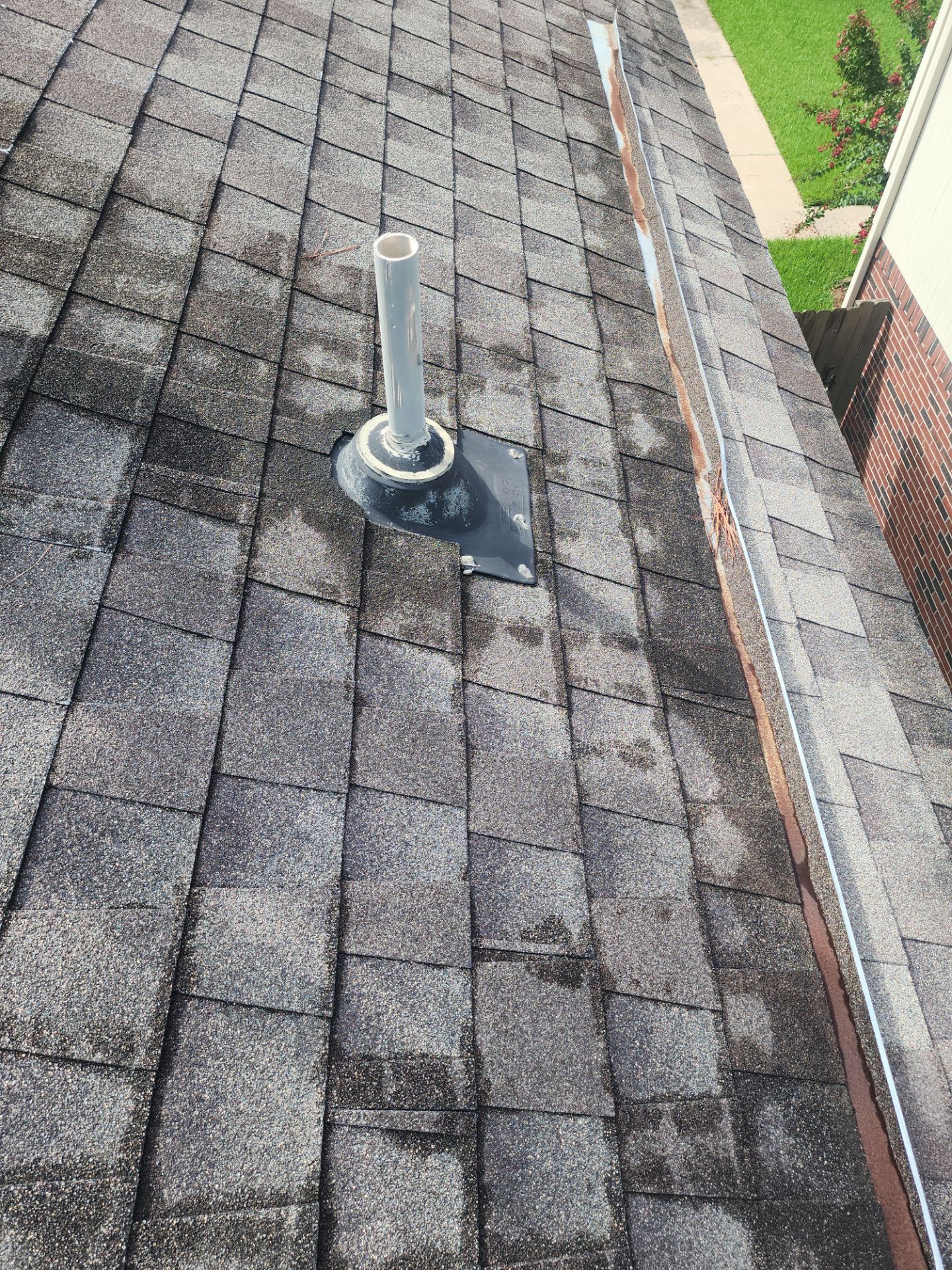 Hail Damage using Owen's Corning Duration (Lifetime) Shingles by Roof Repair Company